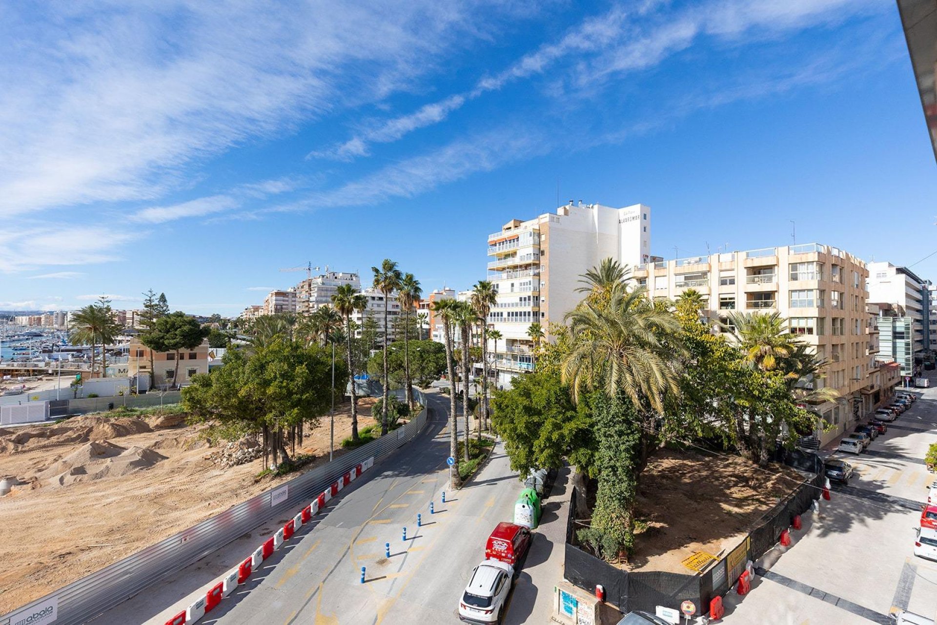 Resale - Apartment / flat -
Torrevieja - Paseo maritimo