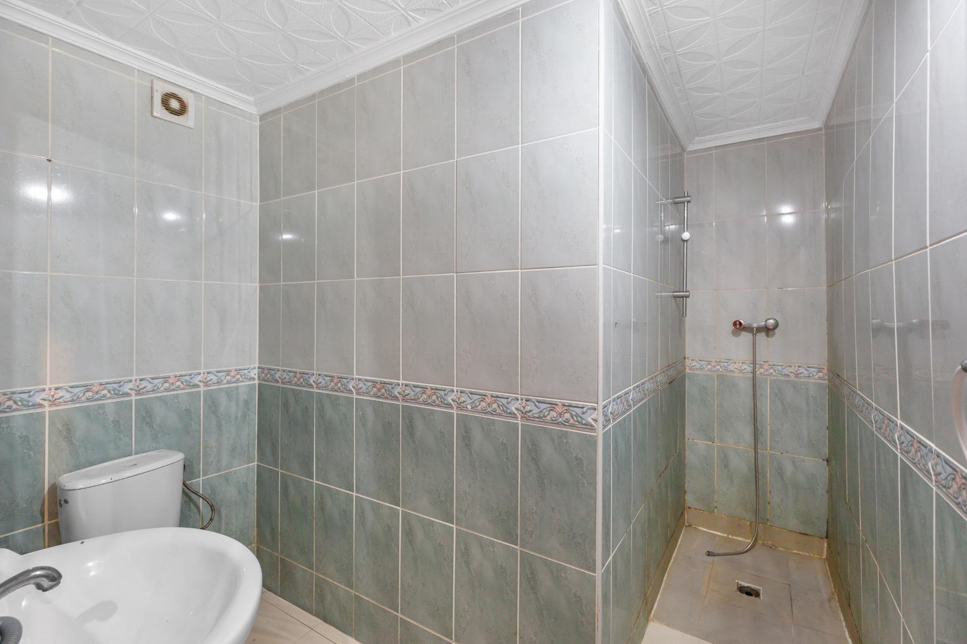 Resale - Apartment / flat -
Torrevieja - Paseo maritimo