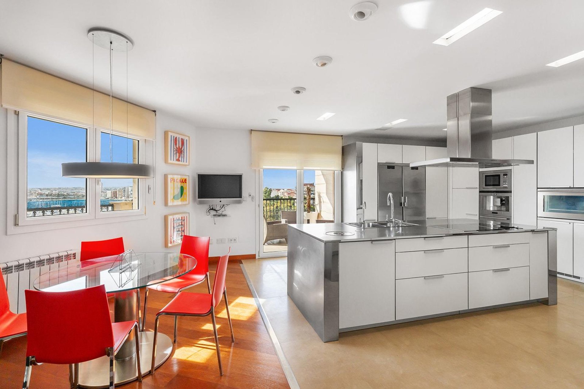 Resale - Apartment / flat -
Torrevieja - Paseo maritimo