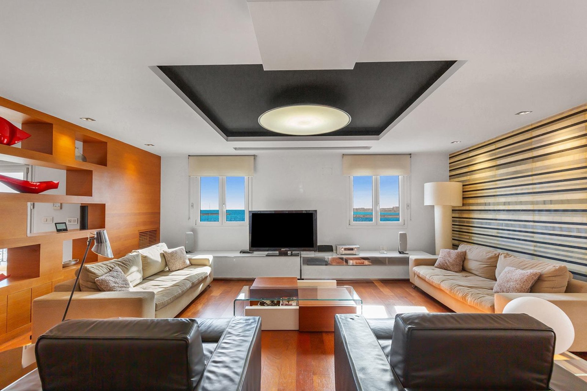 Resale - Apartment / flat -
Torrevieja - Paseo maritimo