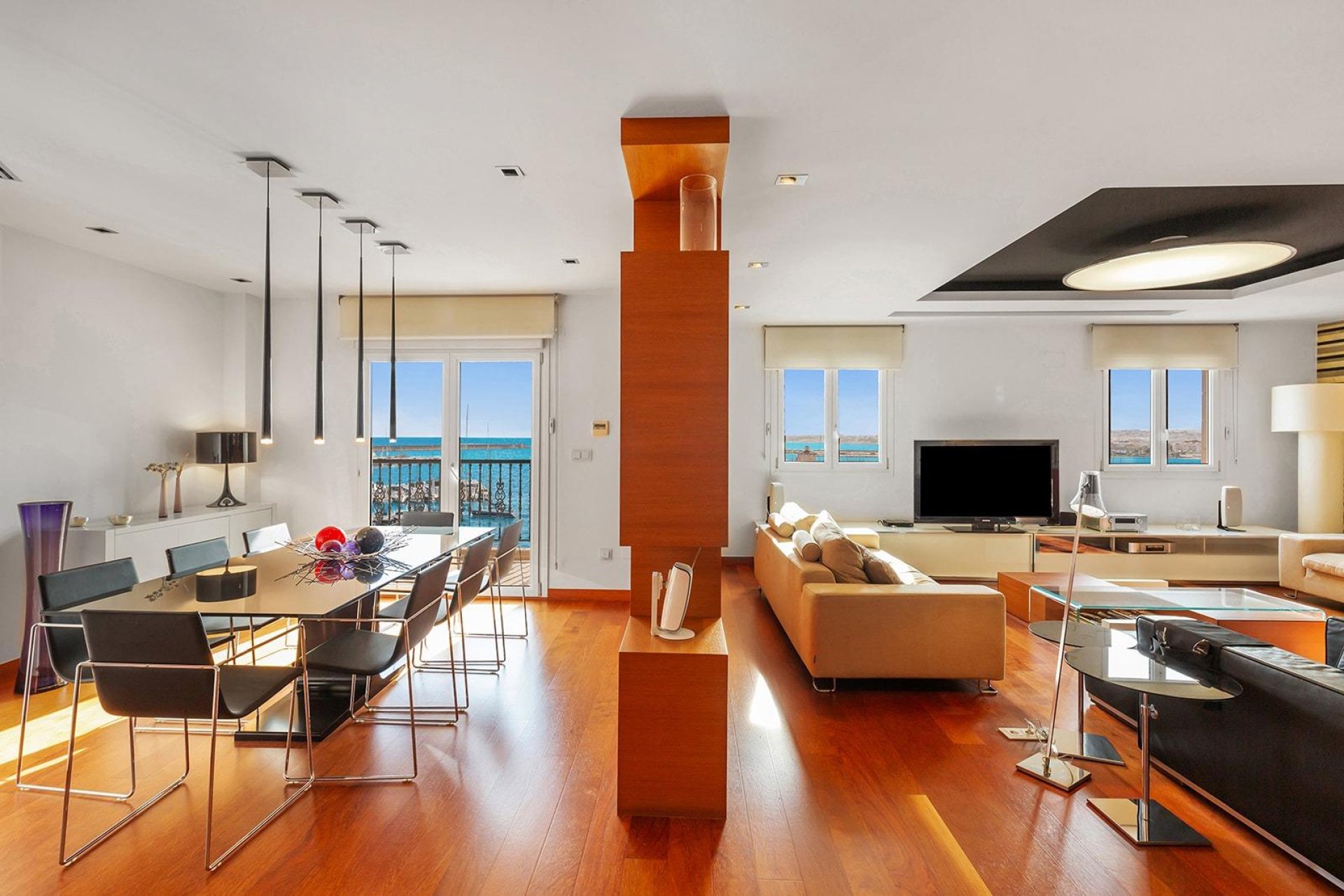 Resale - Apartment / flat -
Torrevieja - Paseo maritimo