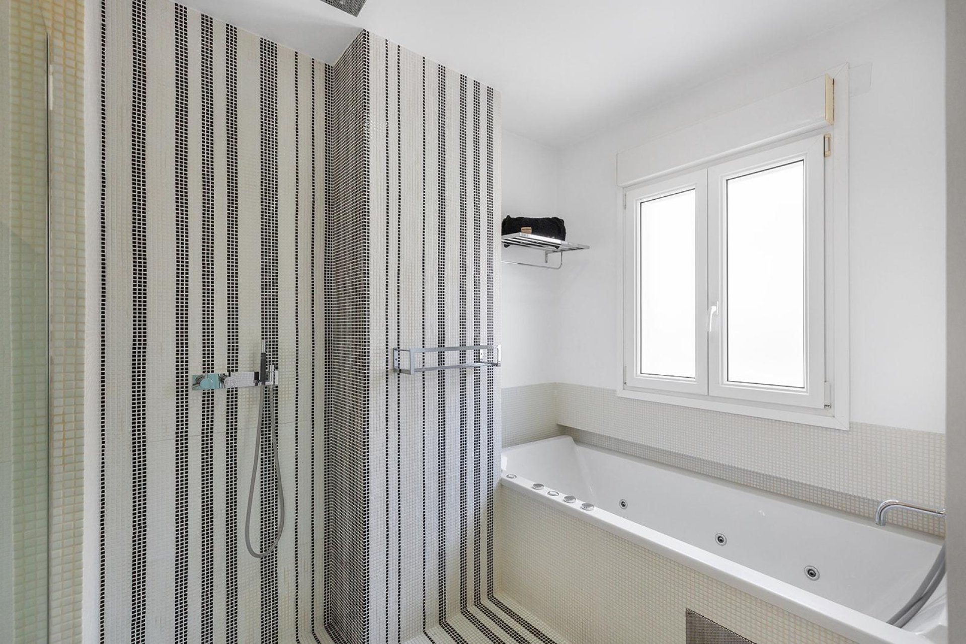 Resale - Apartment / flat -
Torrevieja - Paseo maritimo