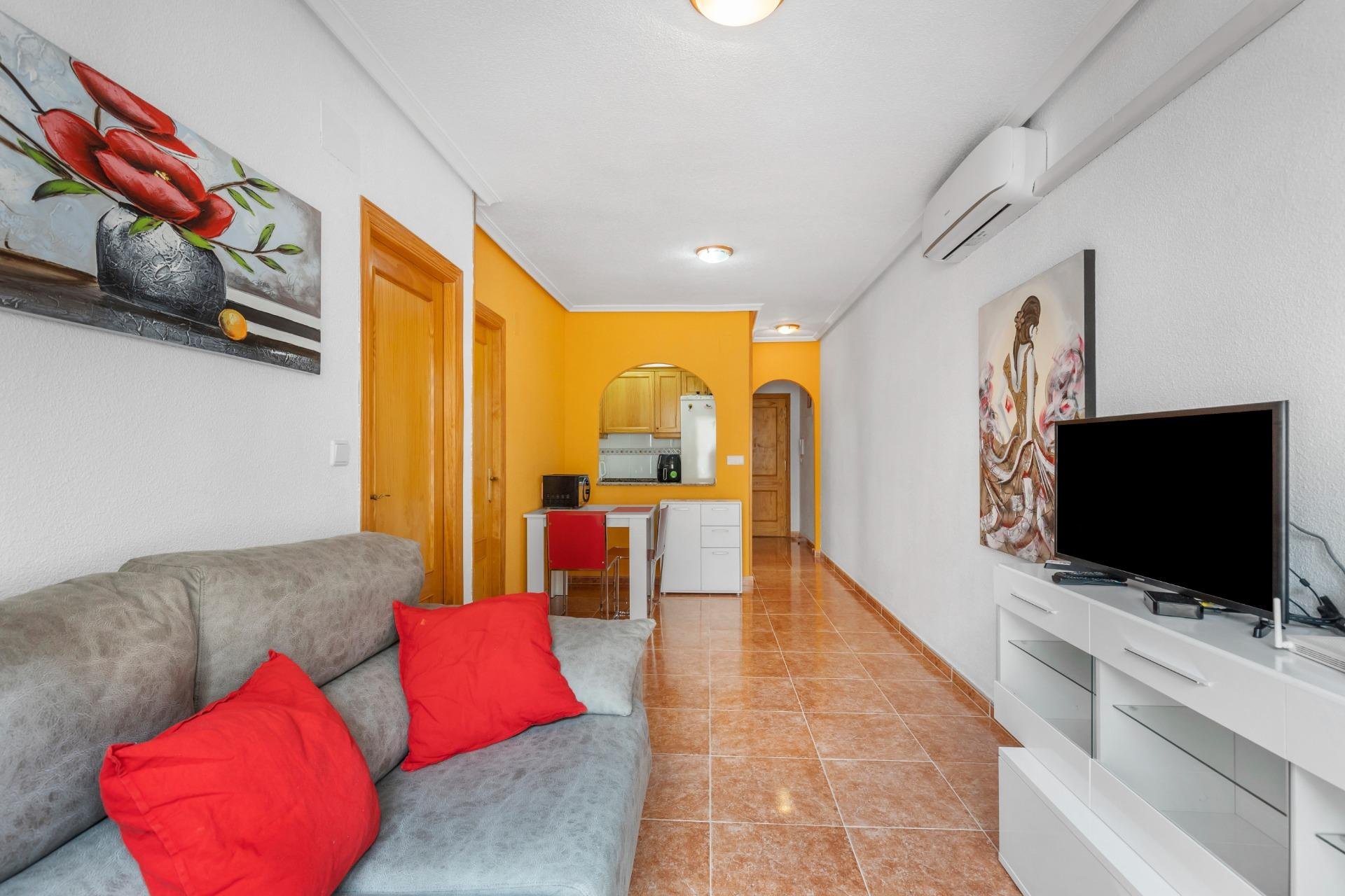 Resale - Apartment / flat -
Torrevieja - Paseo maritimo