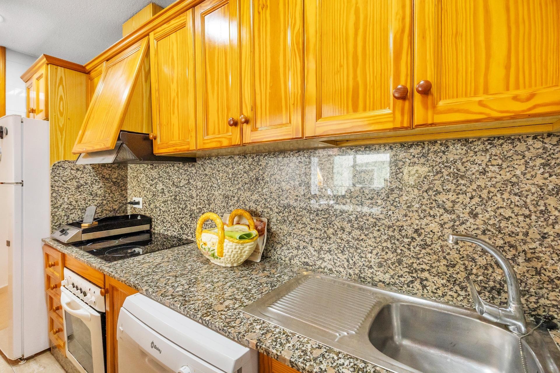 Resale - Apartment / flat -
Torrevieja - Paseo maritimo