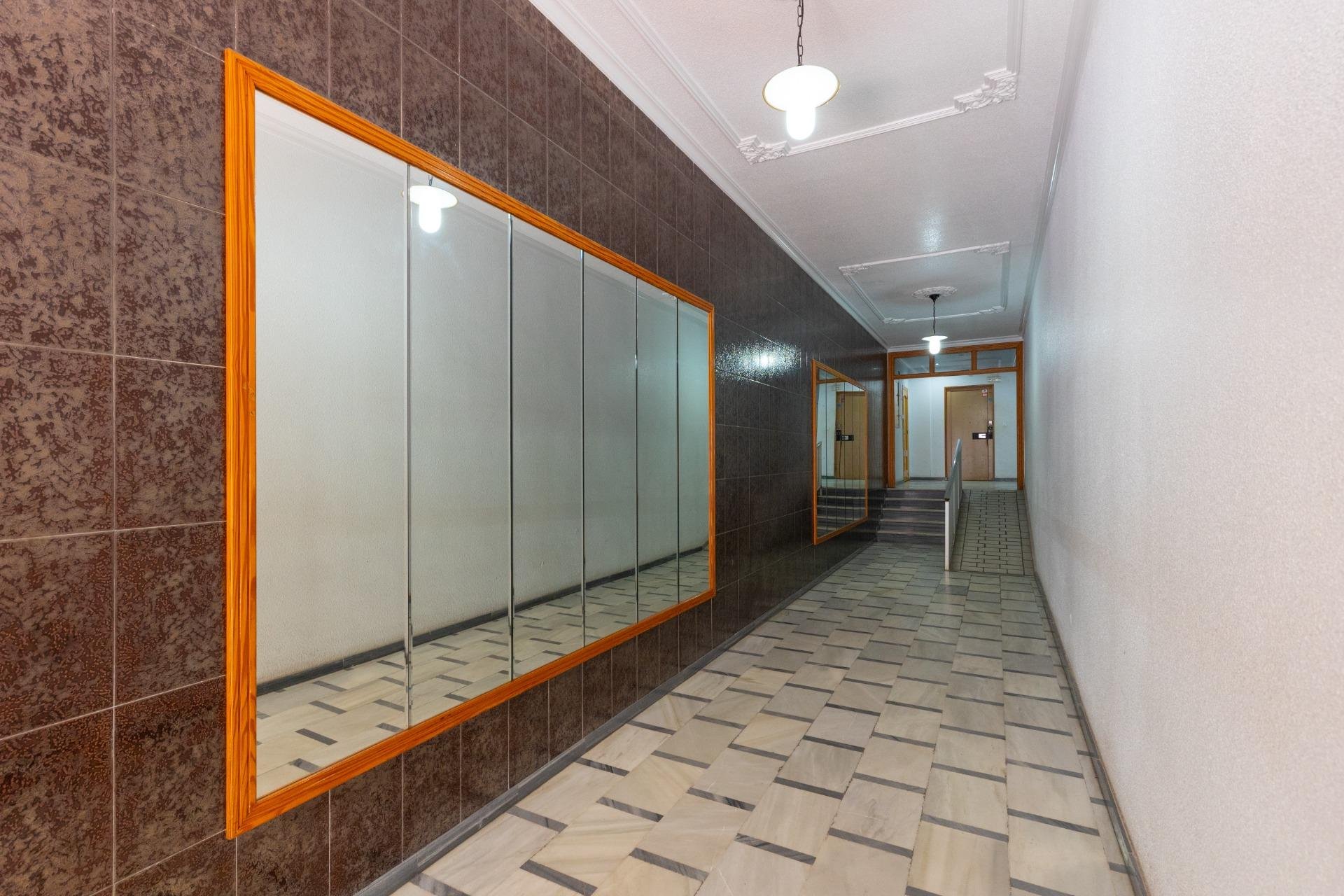 Resale - Apartment / flat -
Torrevieja - Paseo maritimo