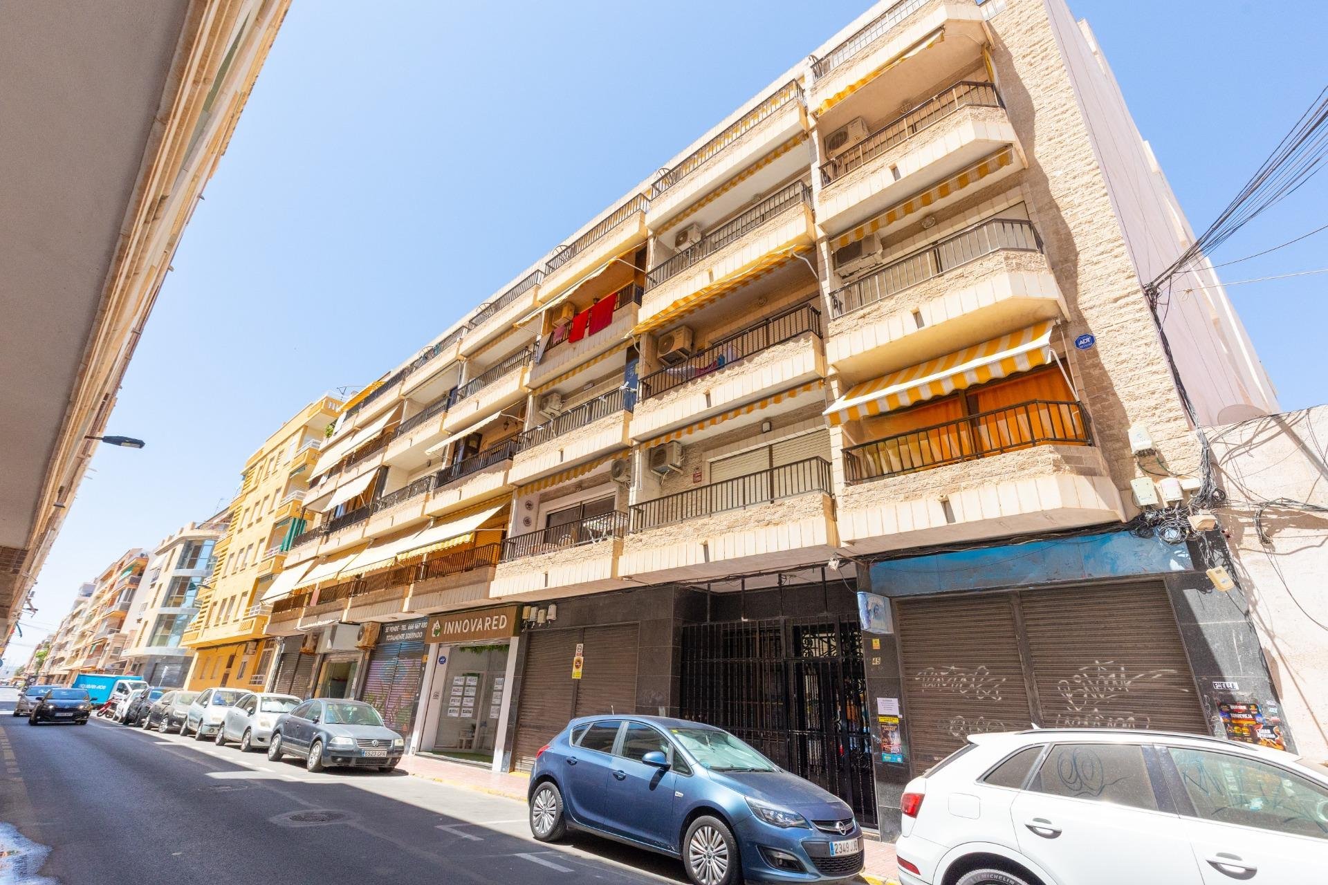 Resale - Apartment / flat -
Torrevieja - Paseo maritimo