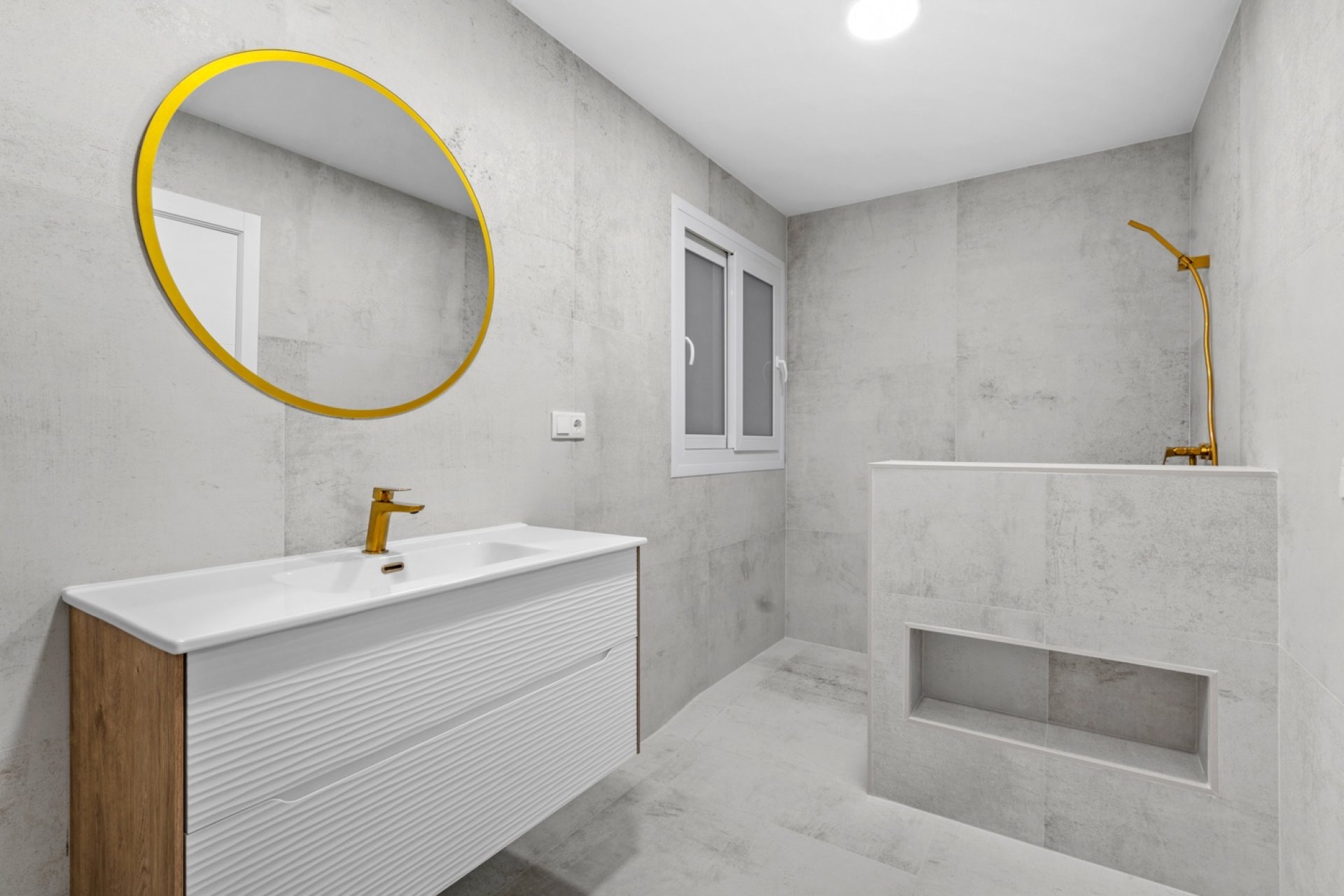 Resale - Apartment / flat -
Torrevieja - Playa Acequion