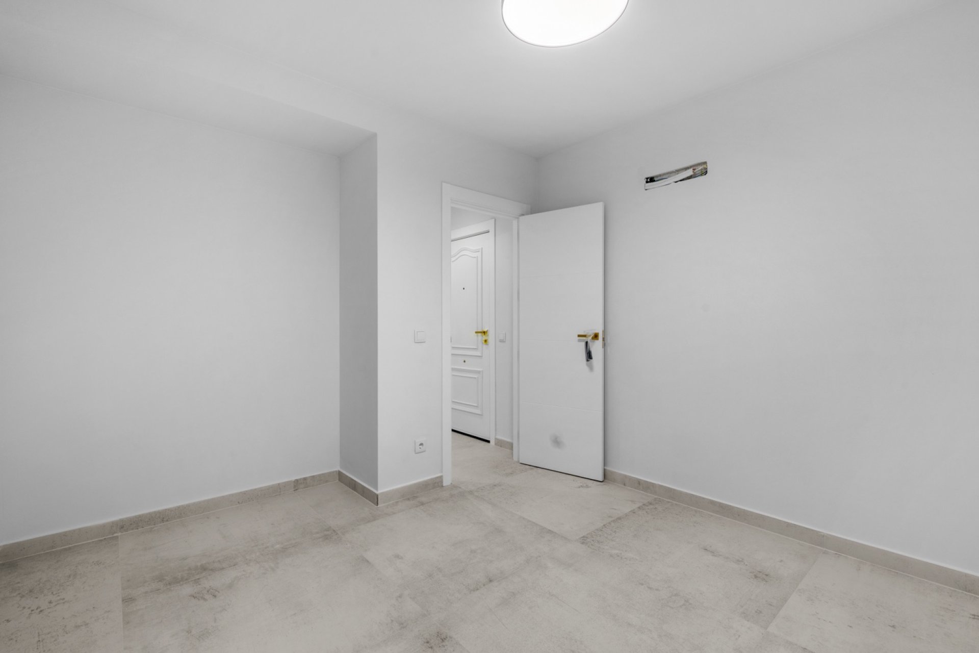 Resale - Apartment / flat -
Torrevieja - Playa Acequion
