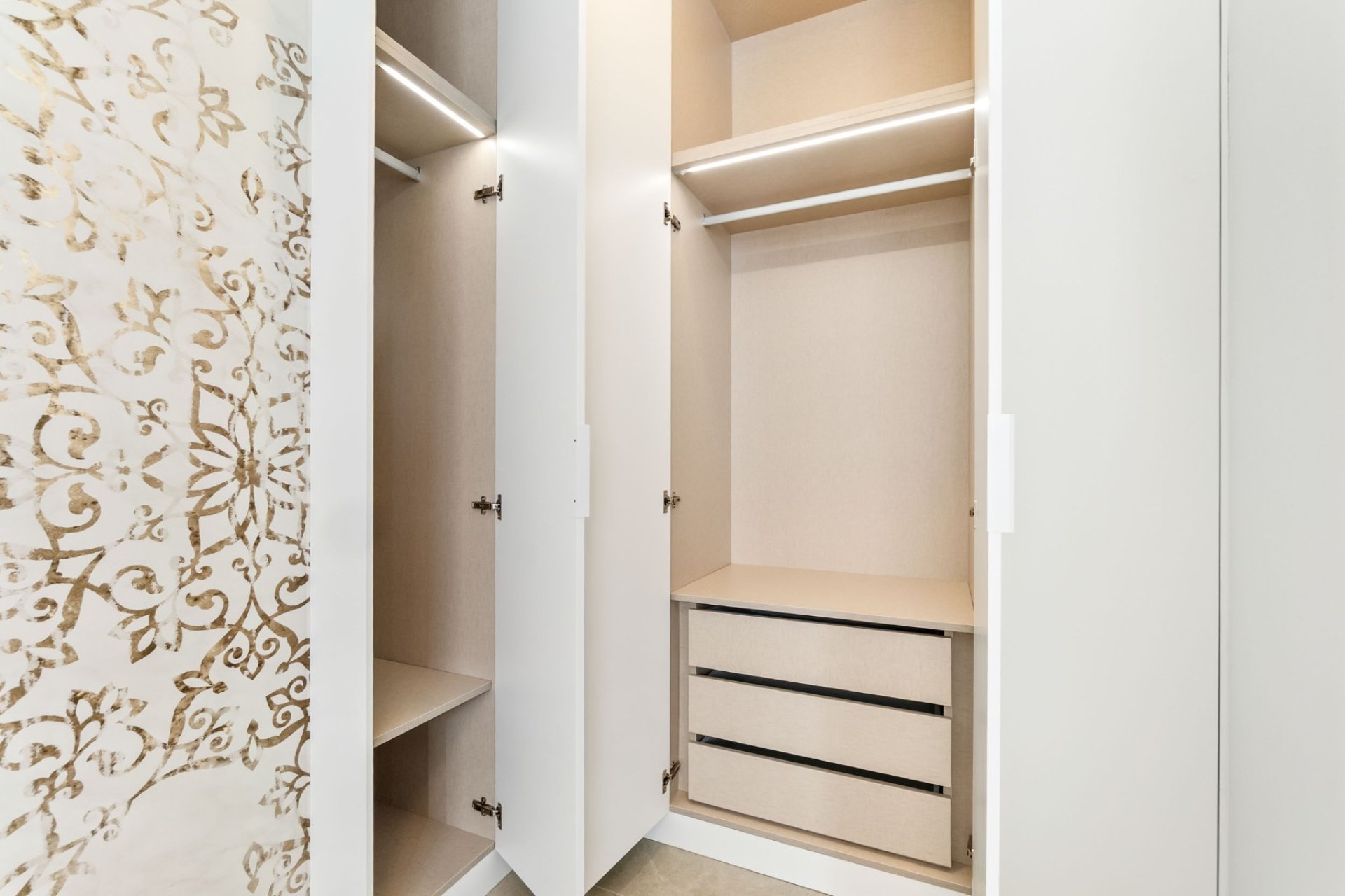 Resale - Apartment / flat -
Torrevieja - Playa de El Cura