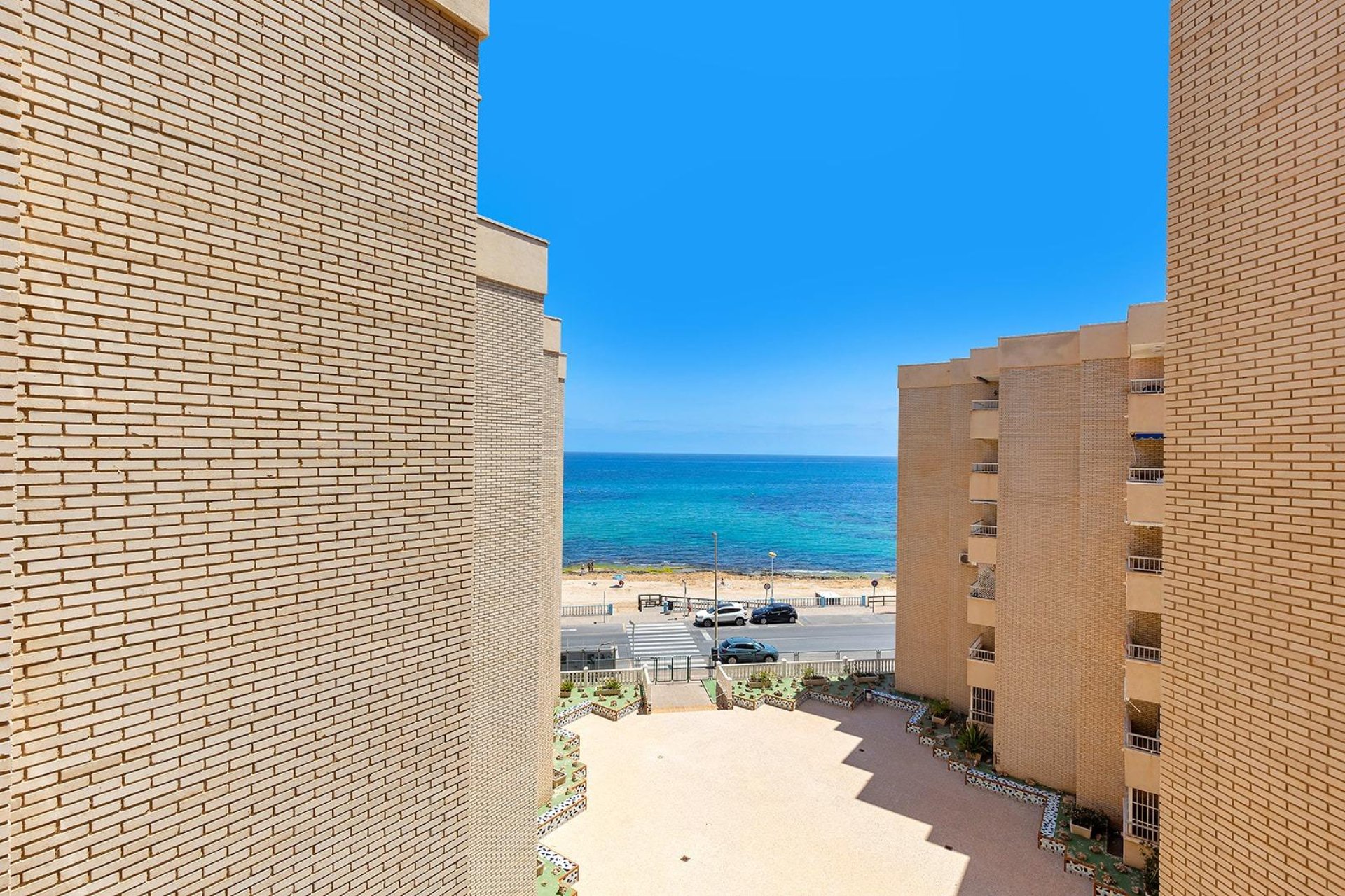 Resale - Apartment / flat -
Torrevieja - Playa de los Locos