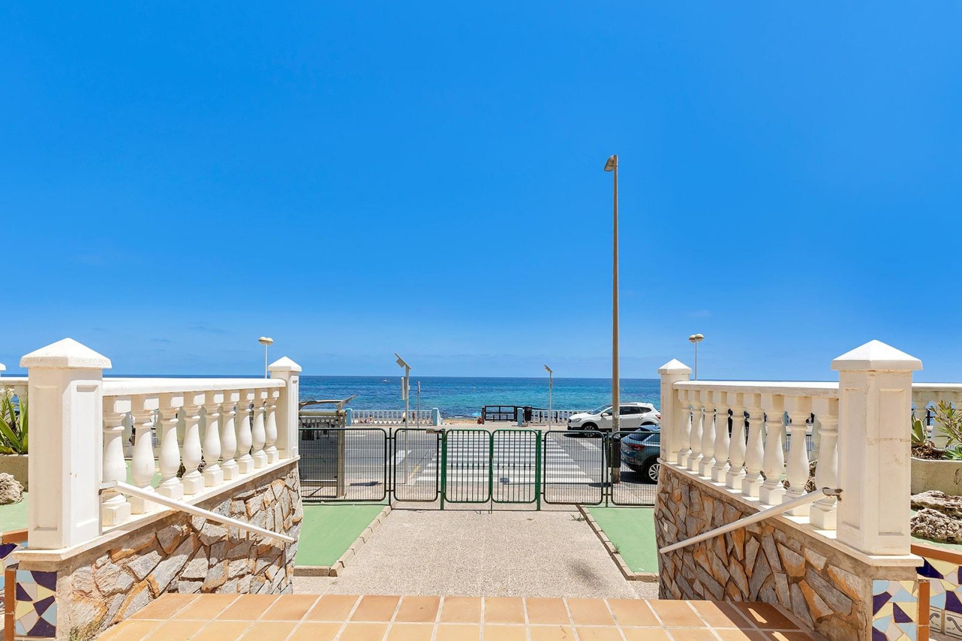 Resale - Apartment / flat -
Torrevieja - Playa de los Locos