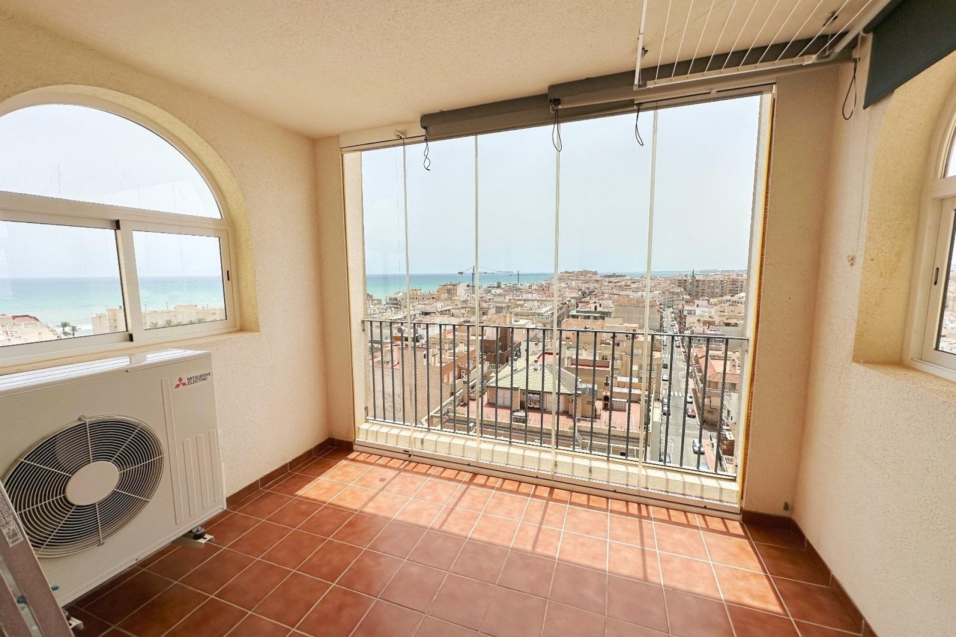 Resale - Apartment / flat -
Torrevieja - Playa de los Locos