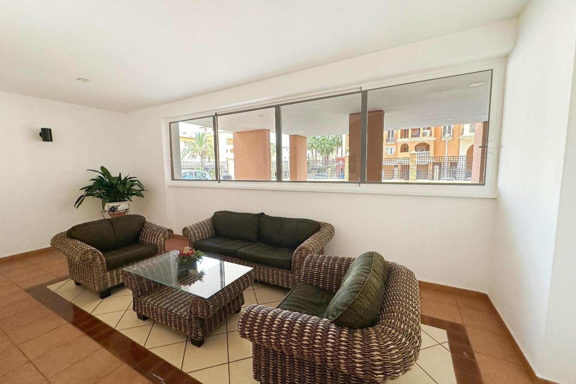 Resale - Apartment / flat -
Torrevieja - Playa de los Locos