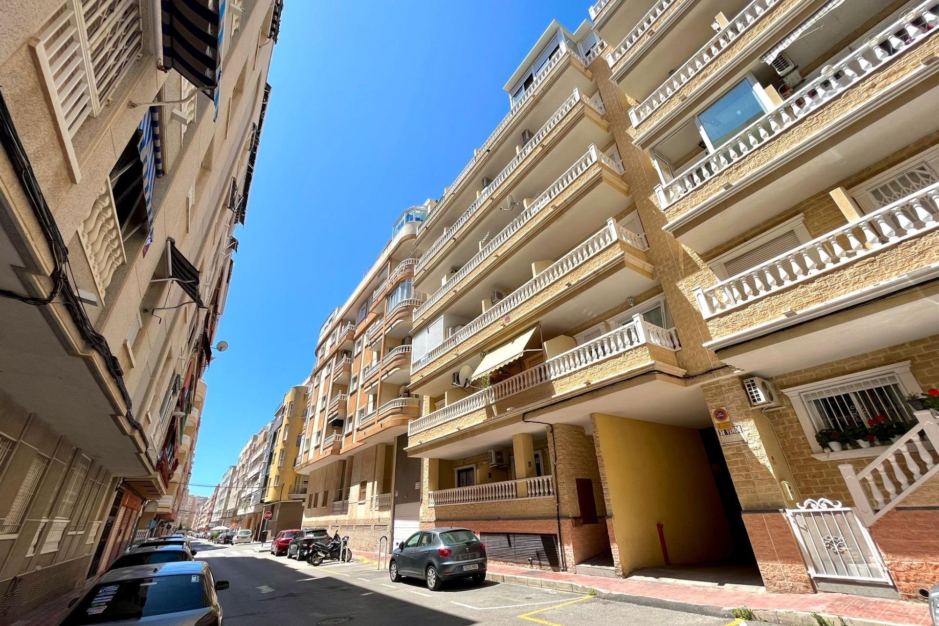 Resale - Apartment / flat -
Torrevieja - Playa de los Locos