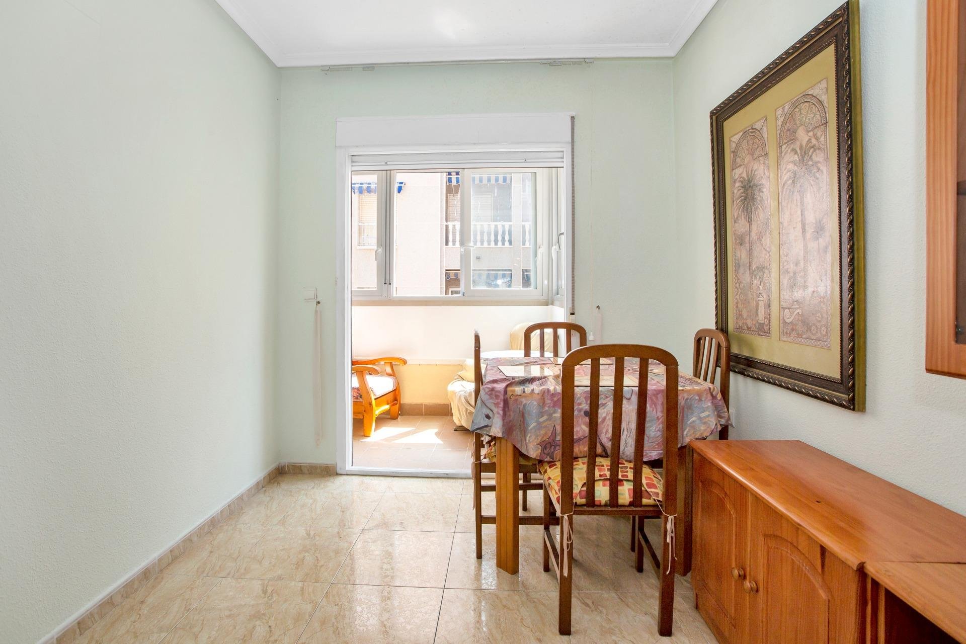 Resale - Apartment / flat -
Torrevieja - Playa de los Locos