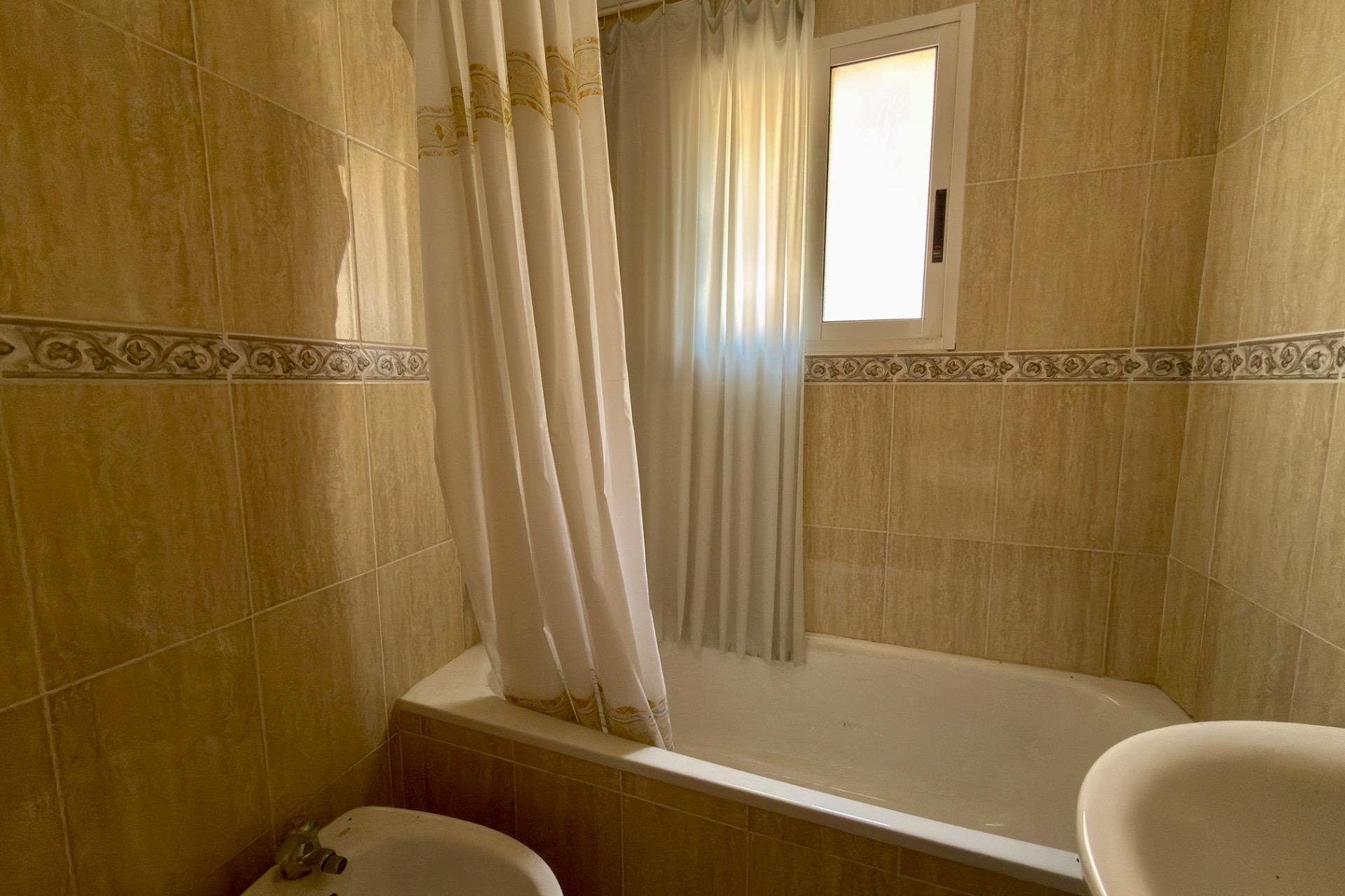 Resale - Apartment / flat -
Torrevieja - Playa de los Locos