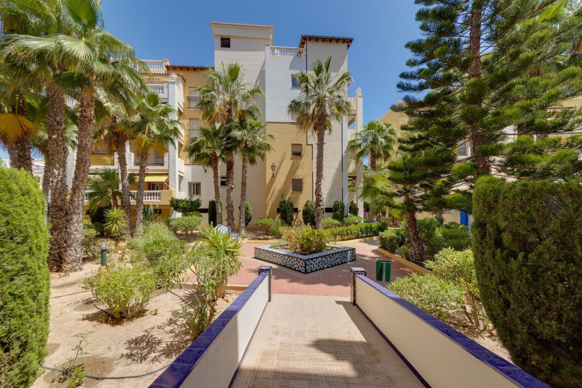 Resale - Apartment / flat -
Torrevieja - Playa de los Locos