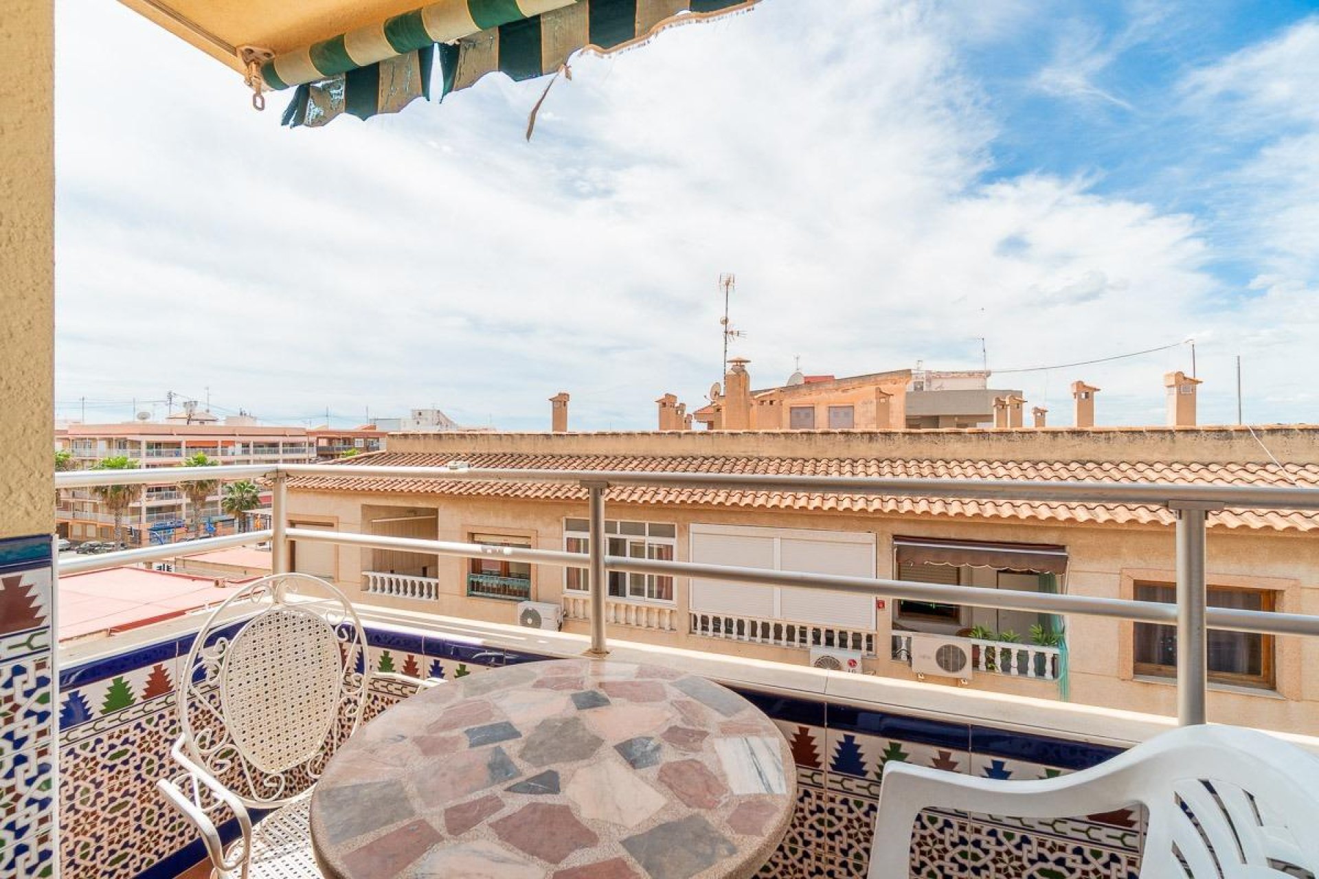 Resale - Apartment / flat -
Torrevieja - Playa de los Naufragos