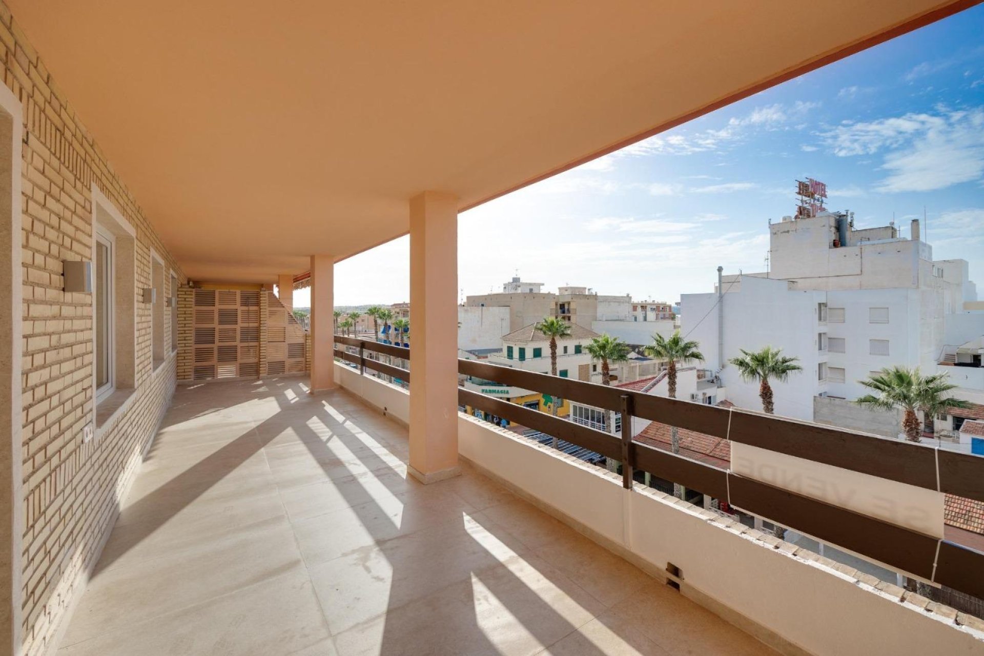 Resale - Apartment / flat -
Torrevieja - Playa de los Naufragos