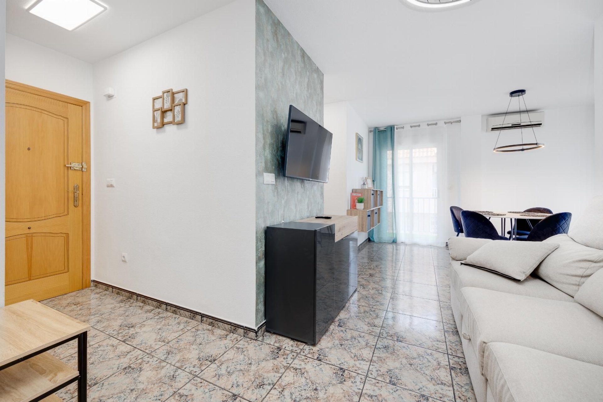 Resale - Apartment / flat -
Torrevieja - Playa de los Naufragos