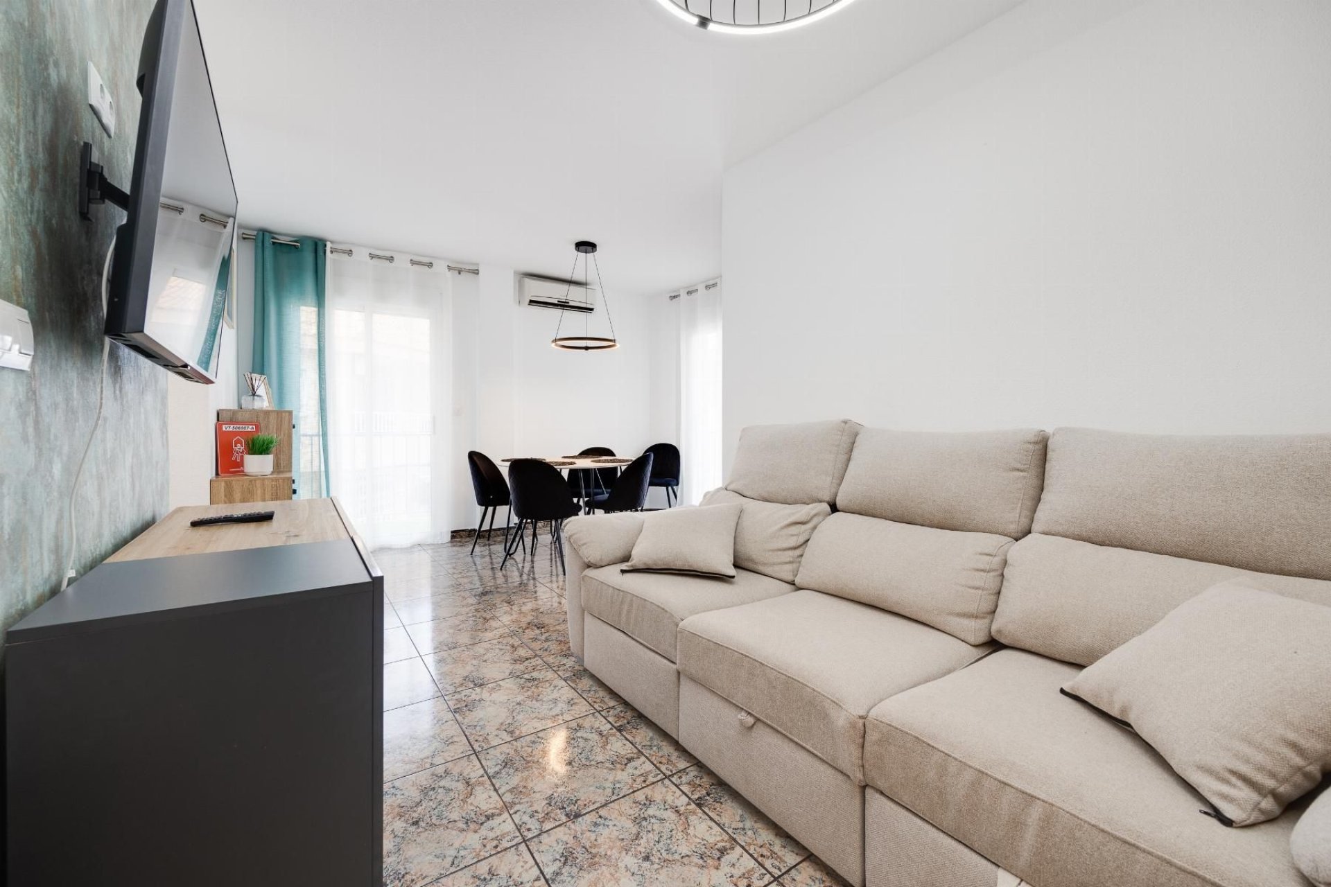 Resale - Apartment / flat -
Torrevieja - Playa de los Naufragos