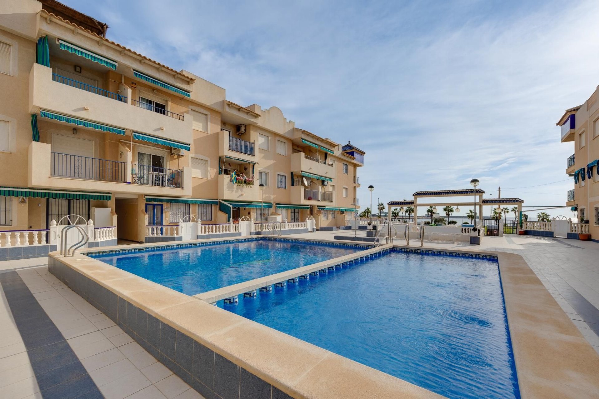 Resale - Apartment / flat -
Torrevieja - Playa de los Naufragos