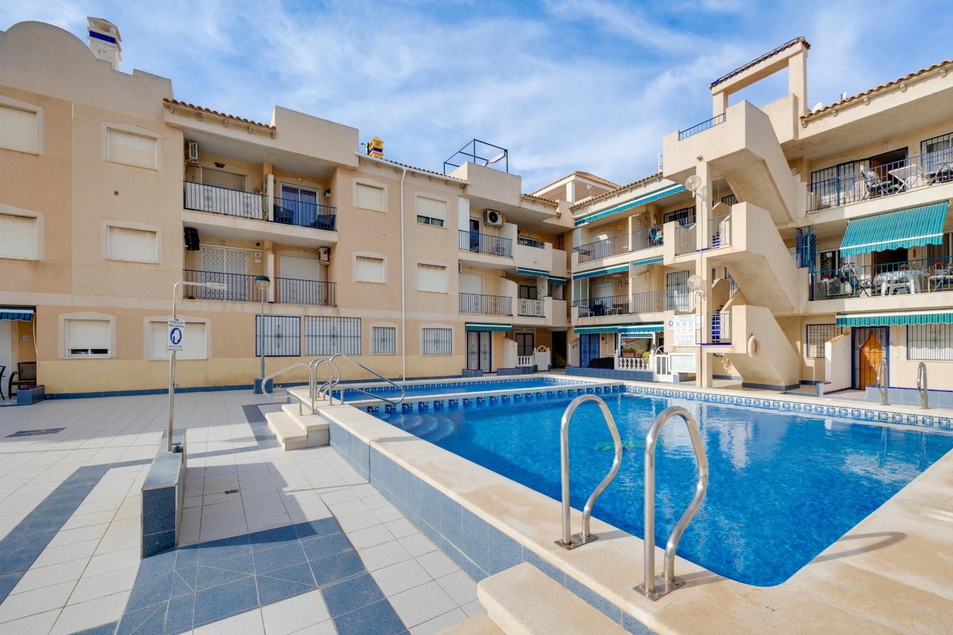 Resale - Apartment / flat -
Torrevieja - Playa de los Naufragos