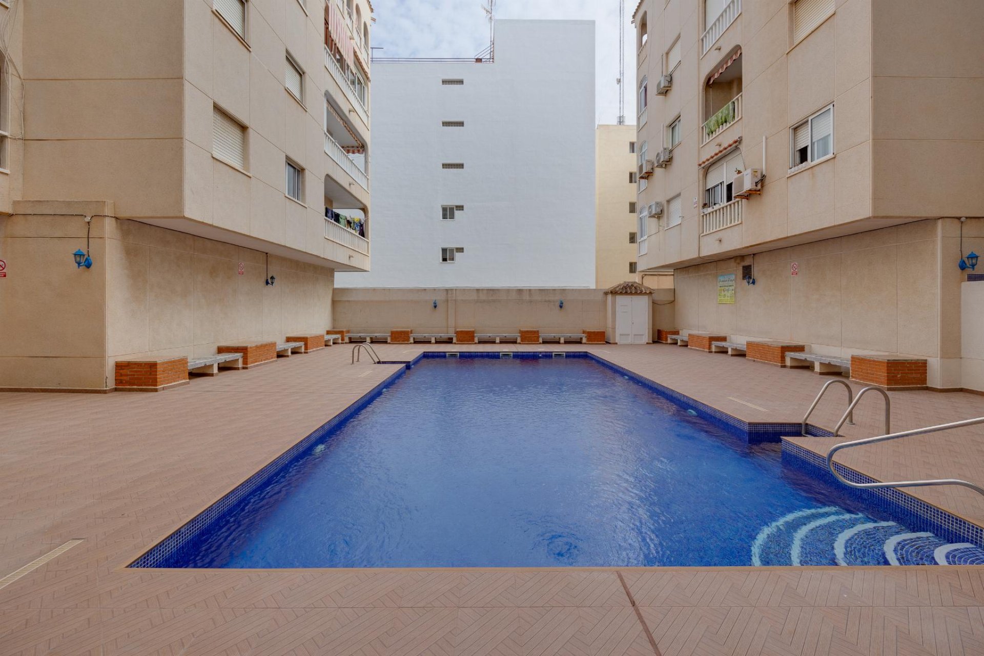 Resale - Apartment / flat -
Torrevieja - Playa de los Naufragos