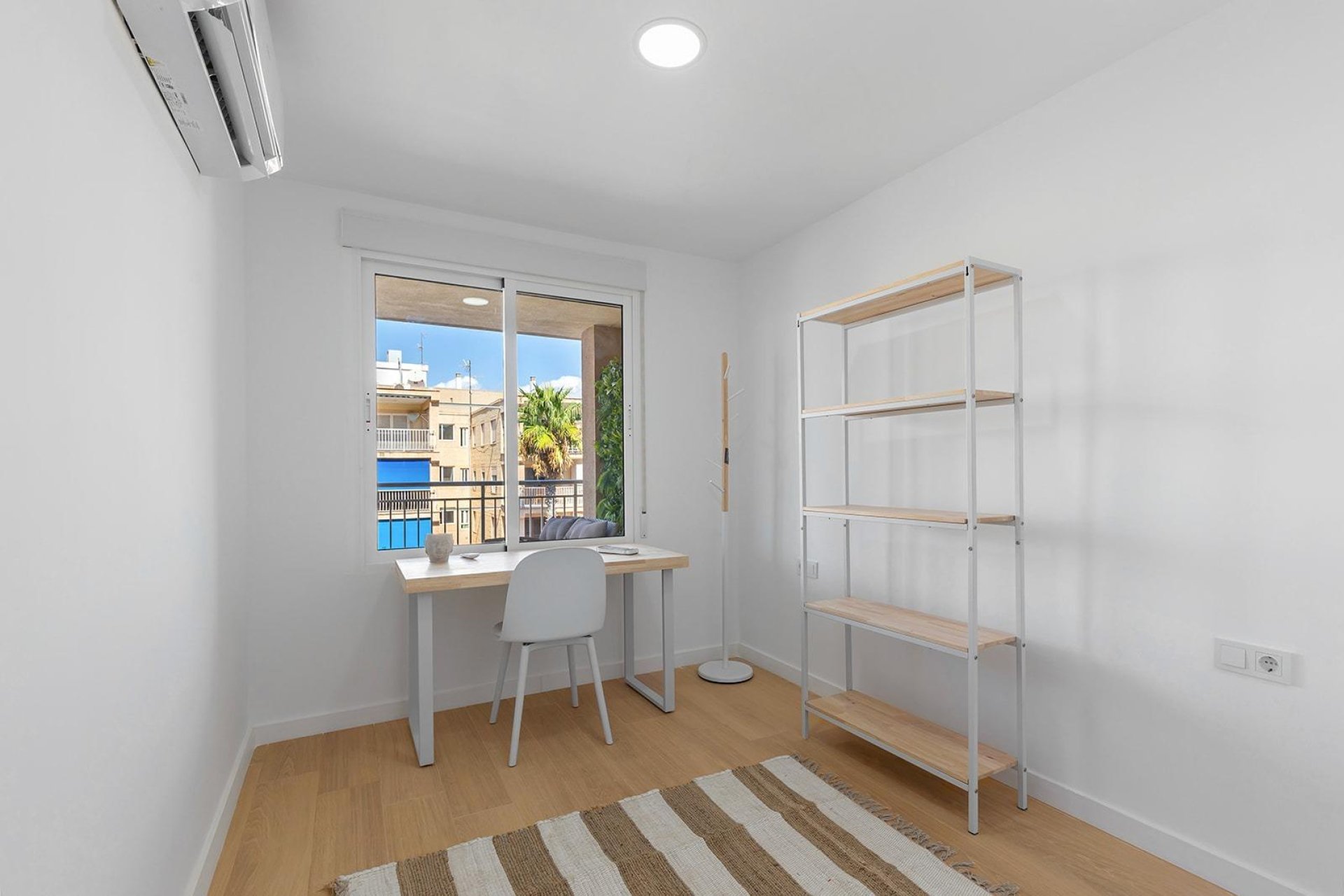 Resale - Apartment / flat -
Torrevieja - Playa de los Naufragos