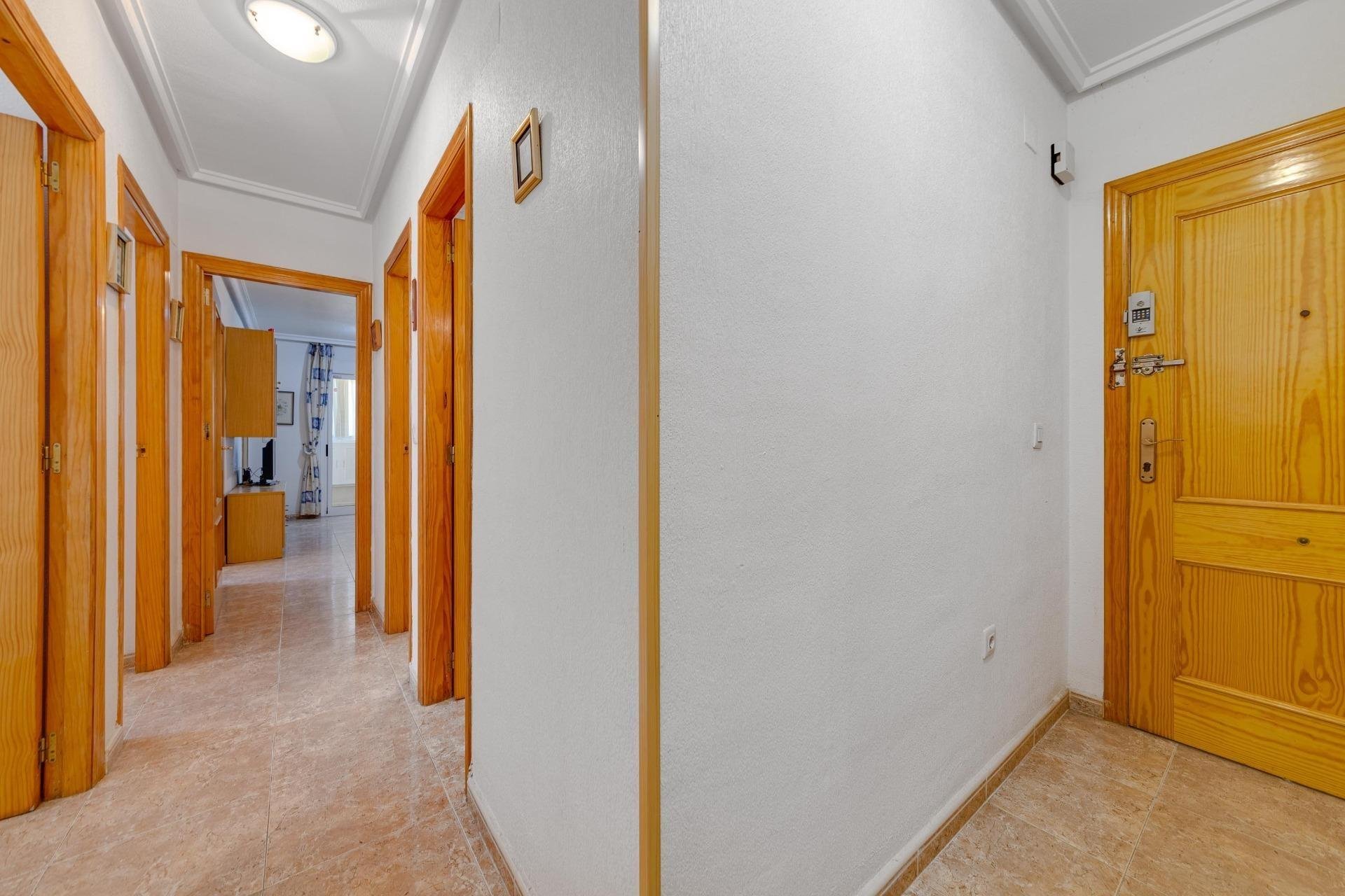 Resale - Apartment / flat -
Torrevieja - Playa del Cura