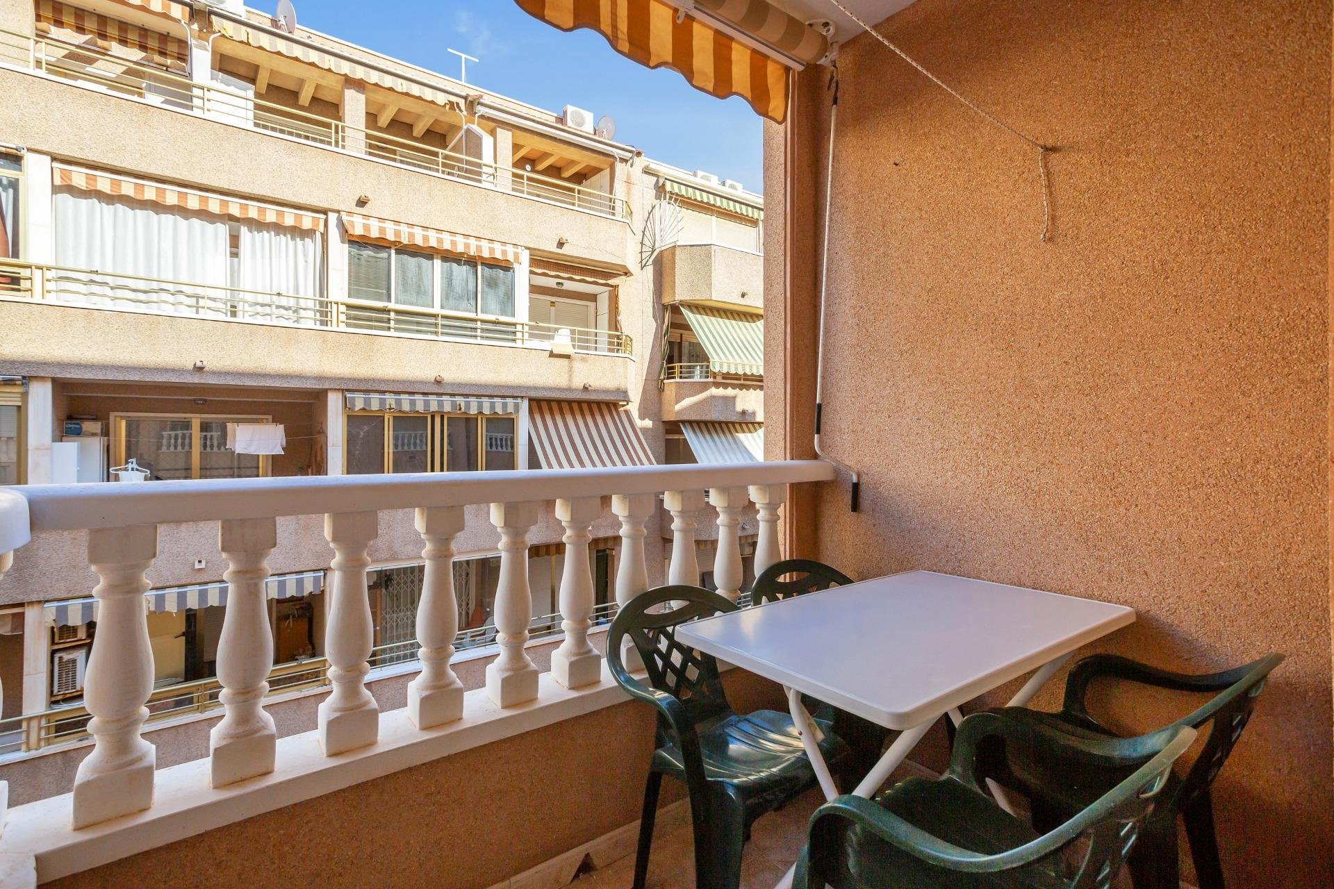Resale - Apartment / flat -
Torrevieja - Playa del Cura