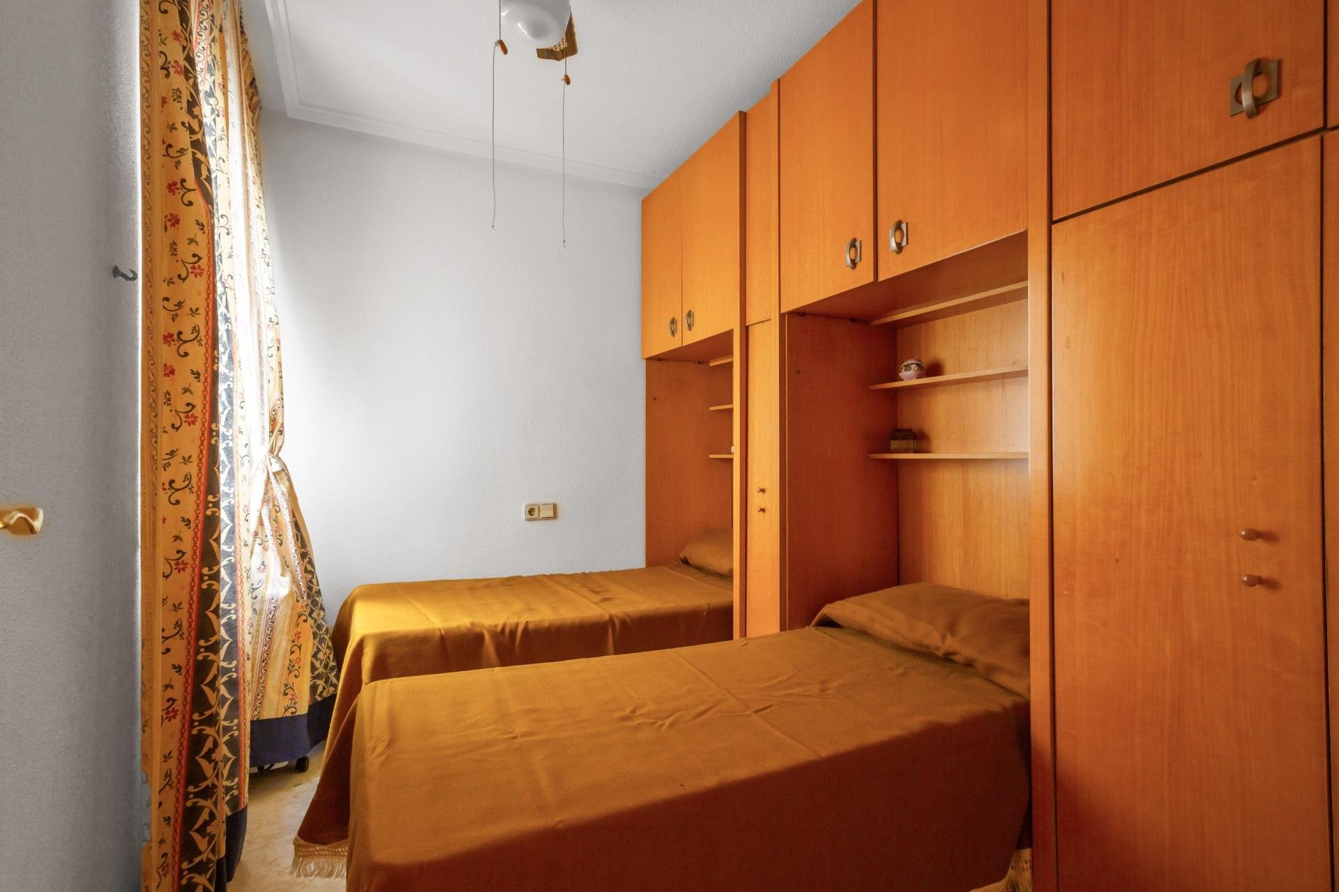 Resale - Apartment / flat -
Torrevieja - Playa del Cura