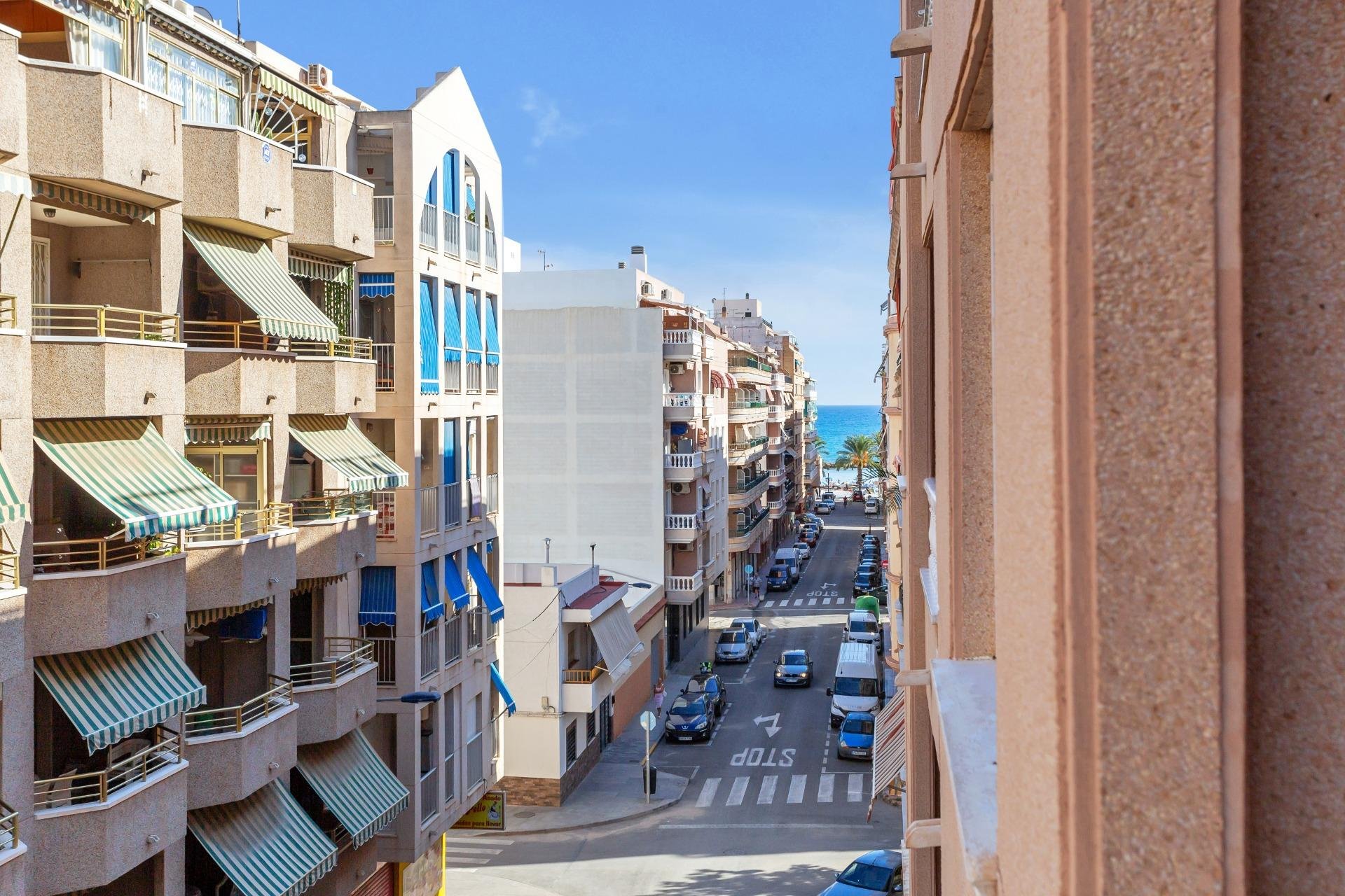 Resale - Apartment / flat -
Torrevieja - Playa del Cura
