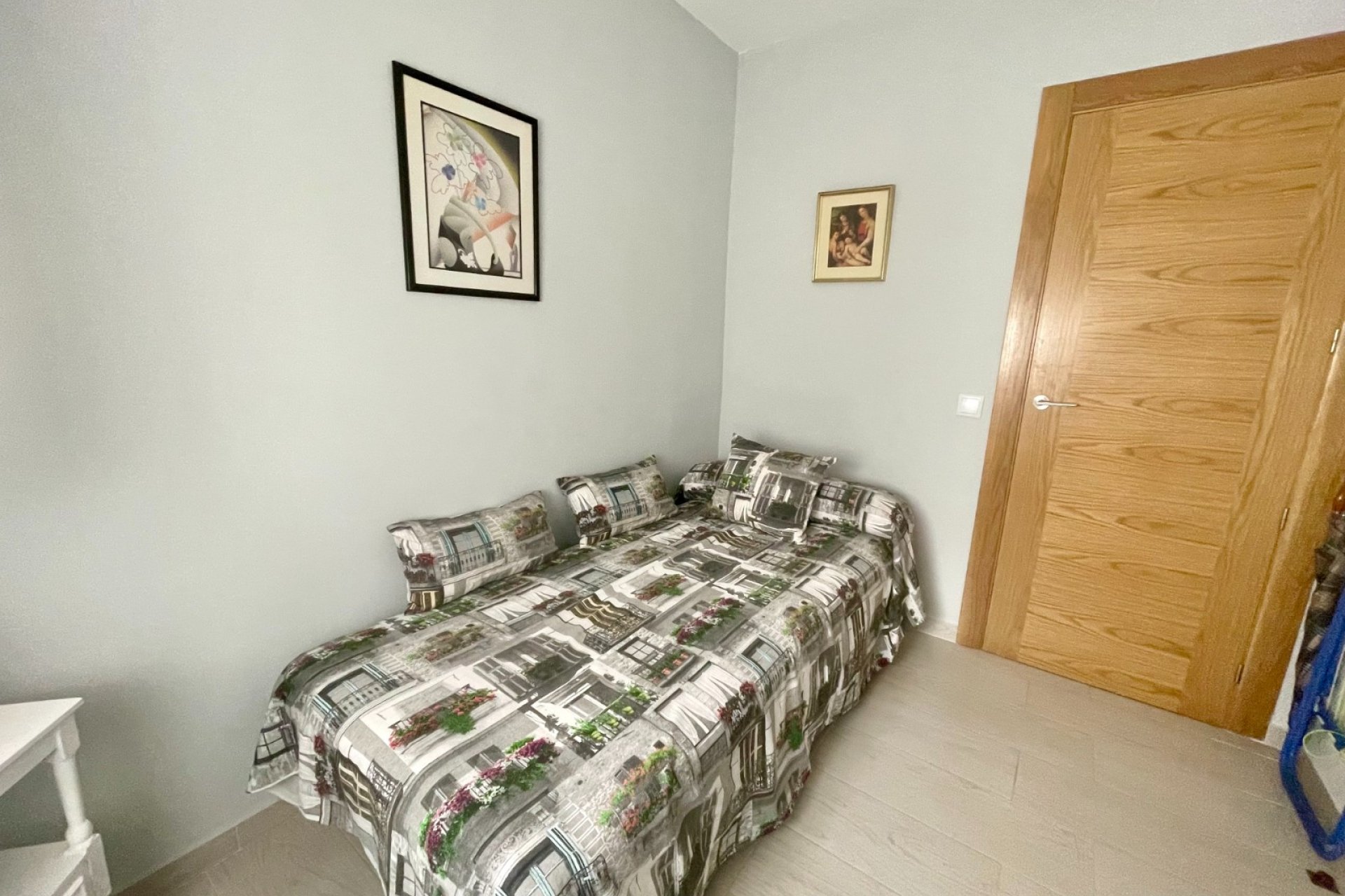 Resale - Apartment / flat -
Torrevieja - Playa Del Cura