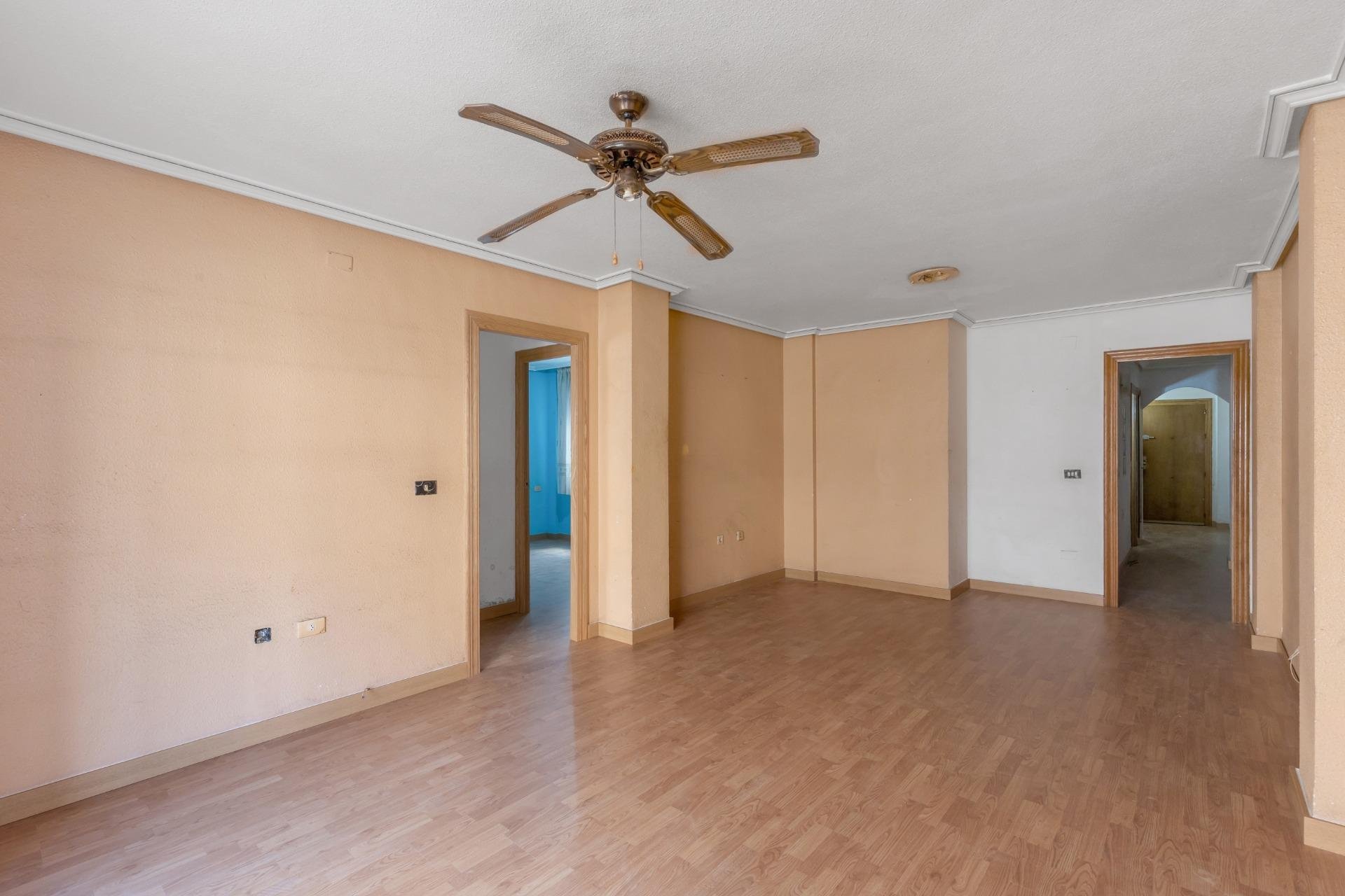 Resale - Apartment / flat -
Torrevieja - Playa del Cura