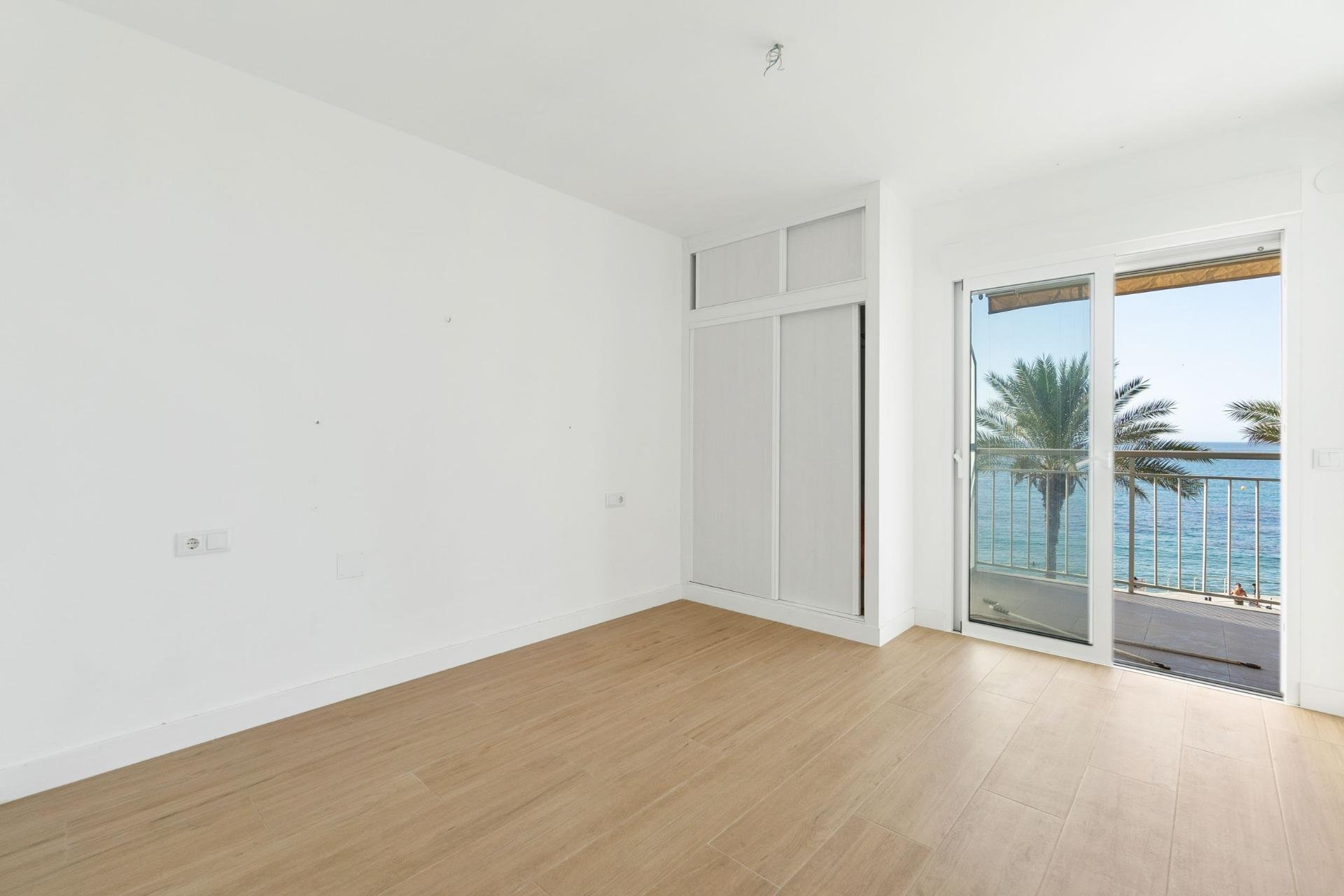 Resale - Apartment / flat -
Torrevieja - Playa Del Cura