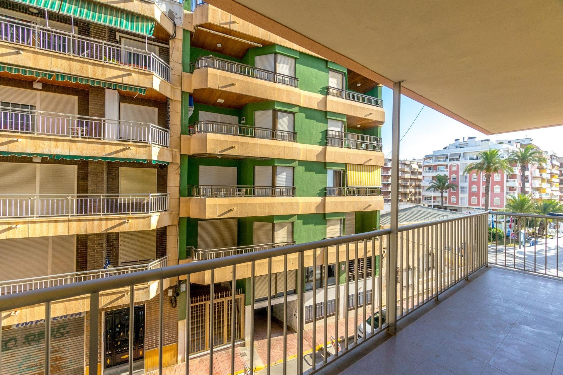 Resale - Apartment / flat -
Torrevieja - Playa Del Cura