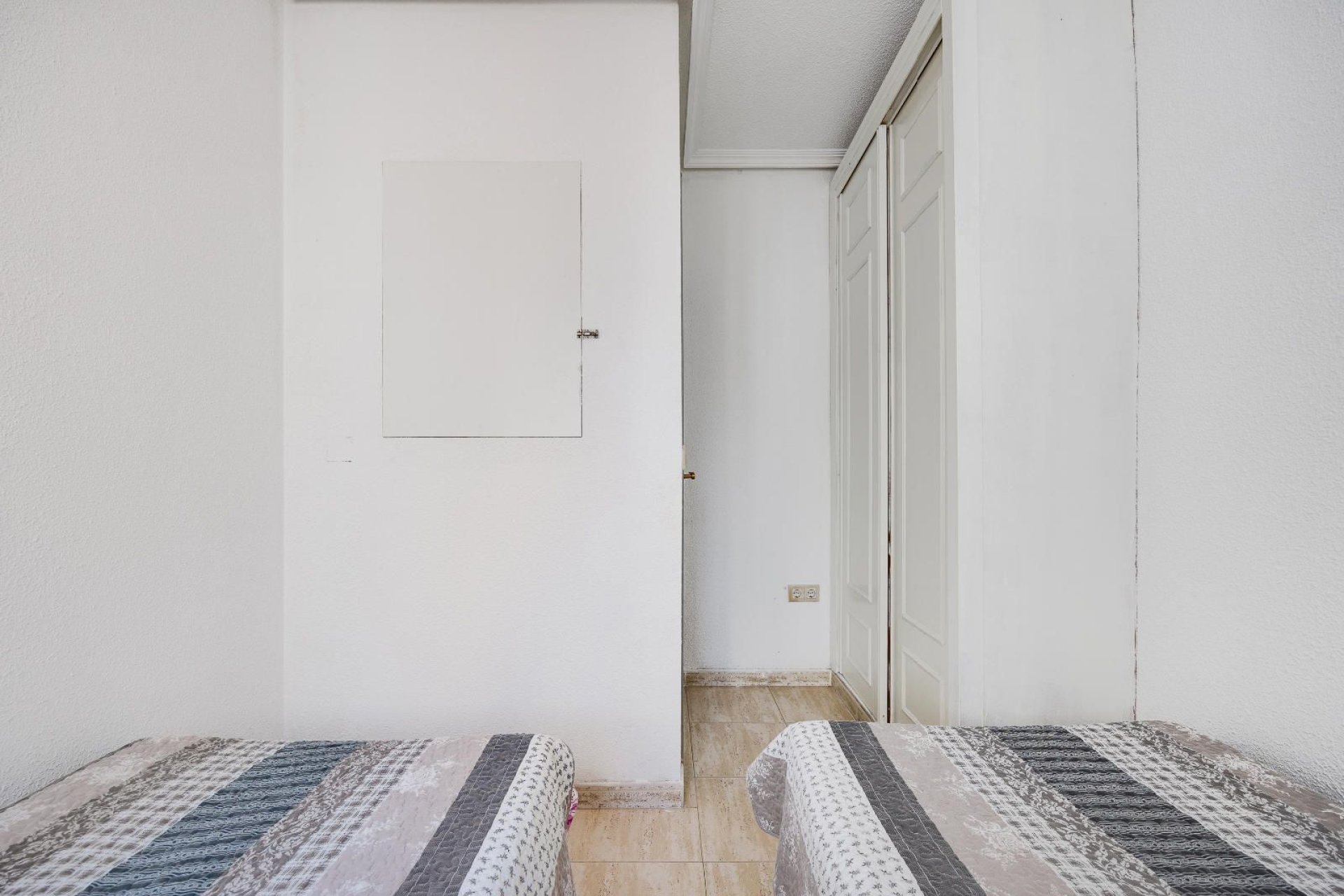 Resale - Apartment / flat -
Torrevieja - Playa del Cura