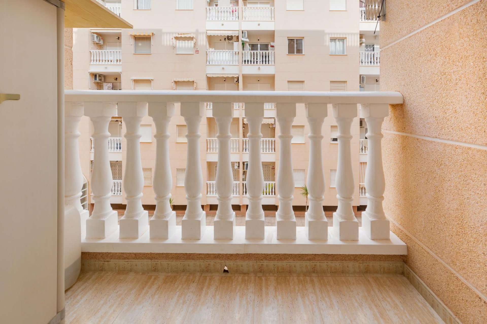 Resale - Apartment / flat -
Torrevieja - Playa del Cura