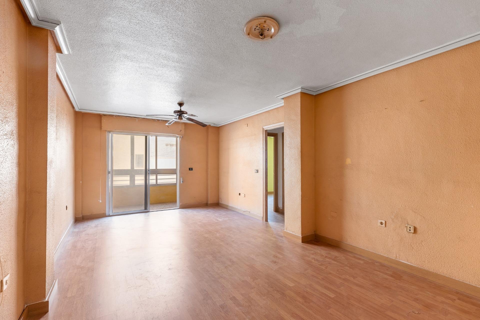 Resale - Apartment / flat -
Torrevieja - Playa del Cura