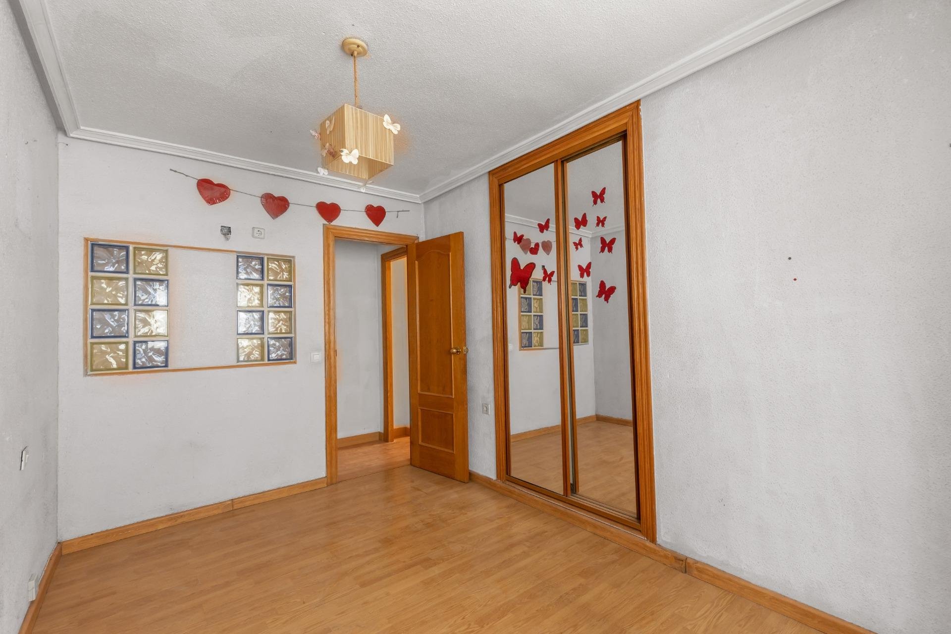 Resale - Apartment / flat -
Torrevieja - Playa del Cura