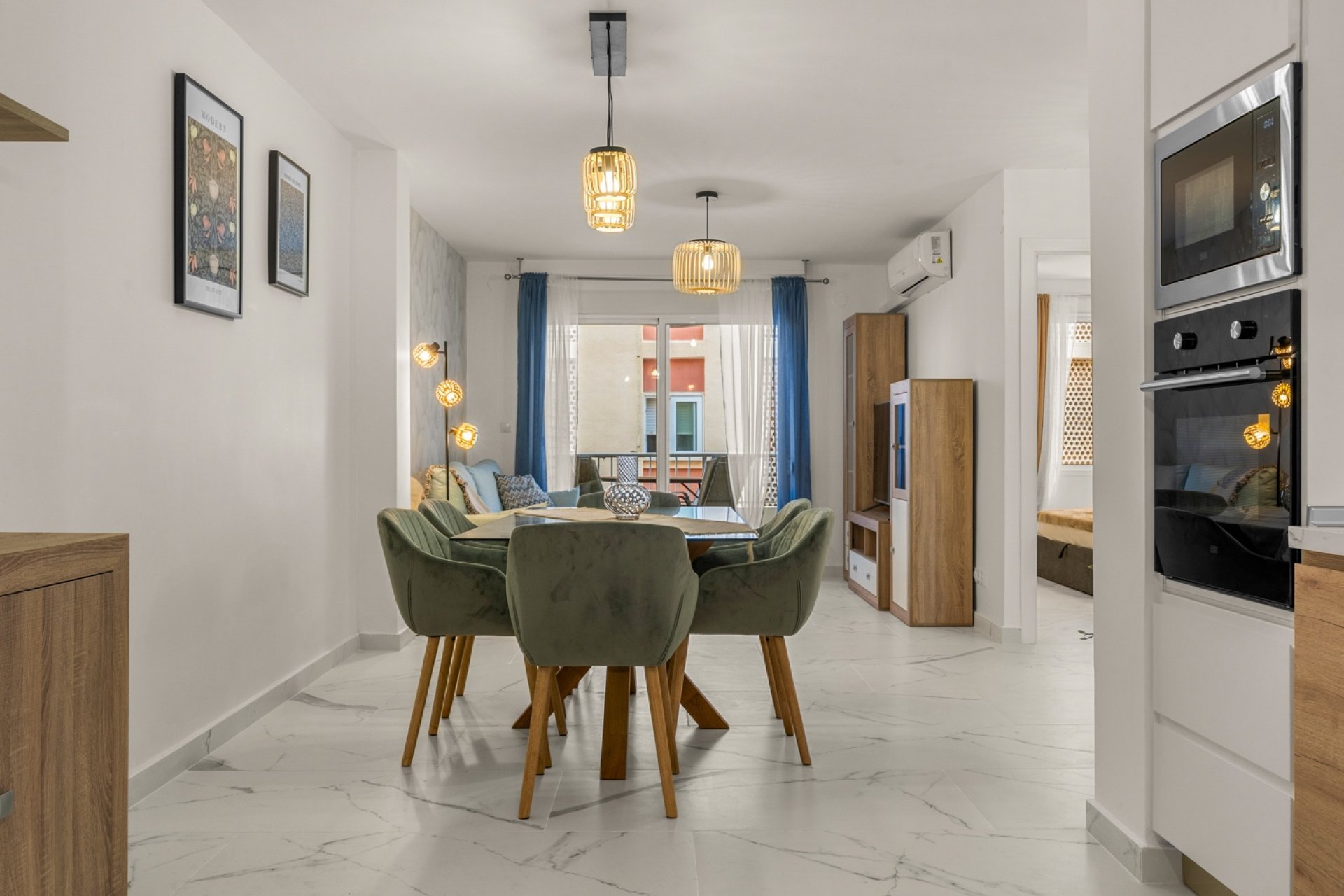 Resale - Apartment / flat -
Torrevieja - Playa Del Cura