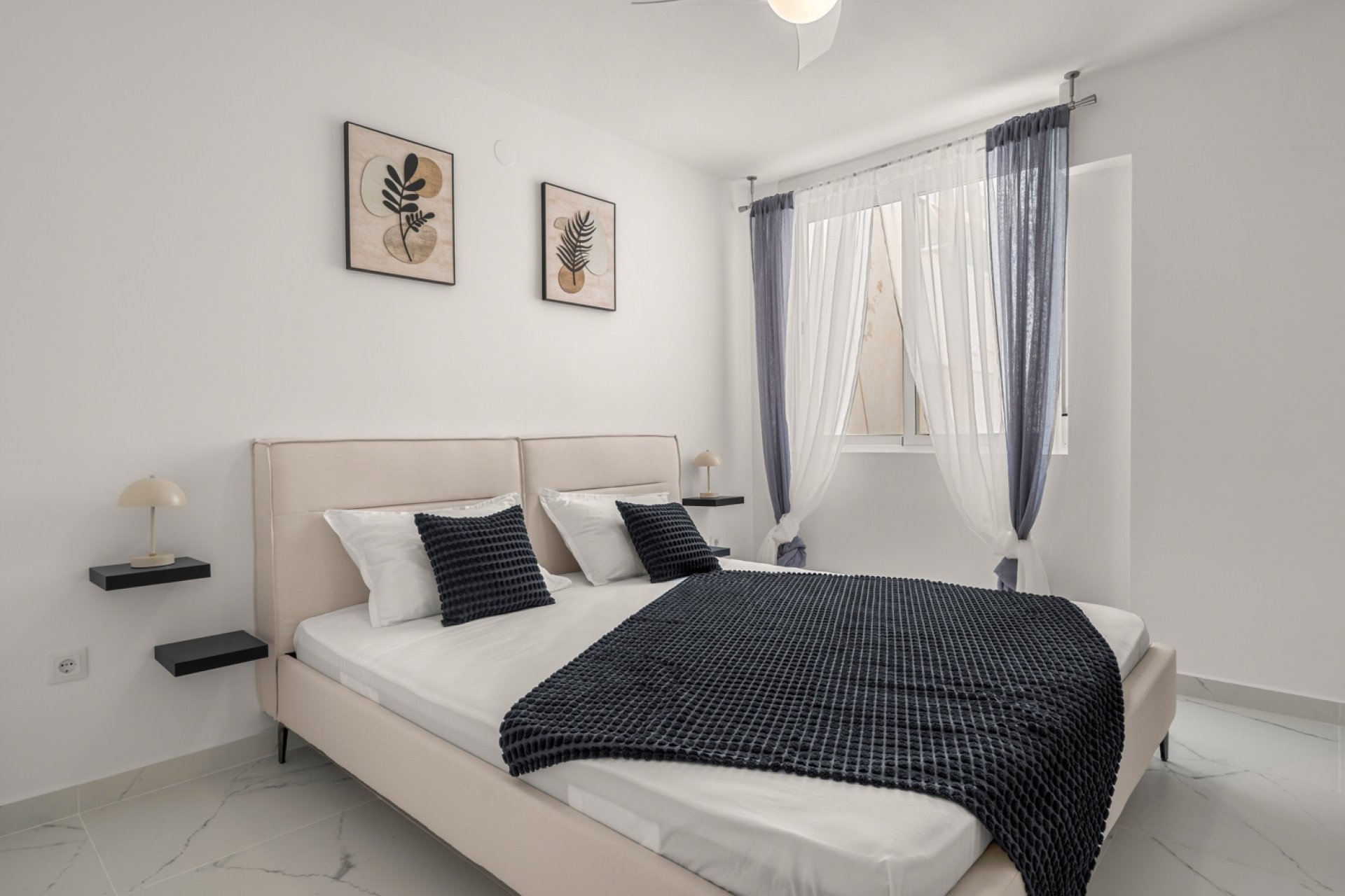 Resale - Apartment / flat -
Torrevieja - Playa Del Cura
