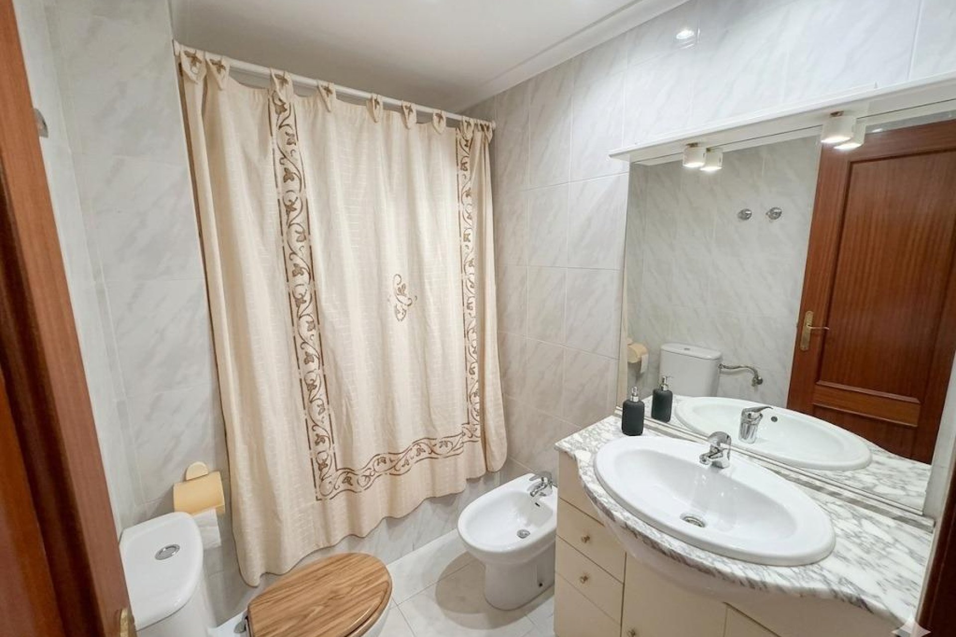 Resale - Apartment / flat -
Torrevieja - Playa del Cura