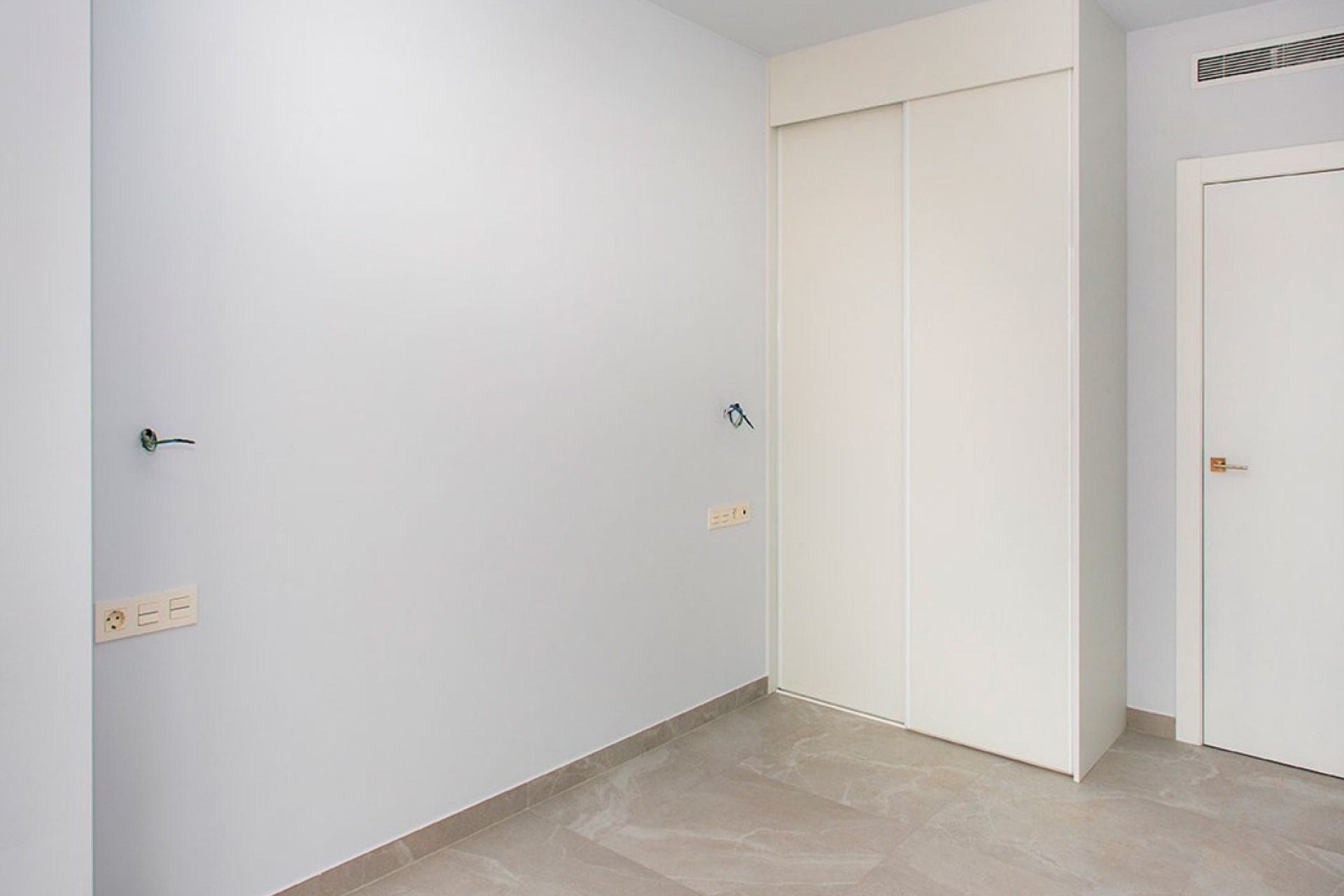 Resale - Apartment / flat -
Torrevieja - Playa Del Cura