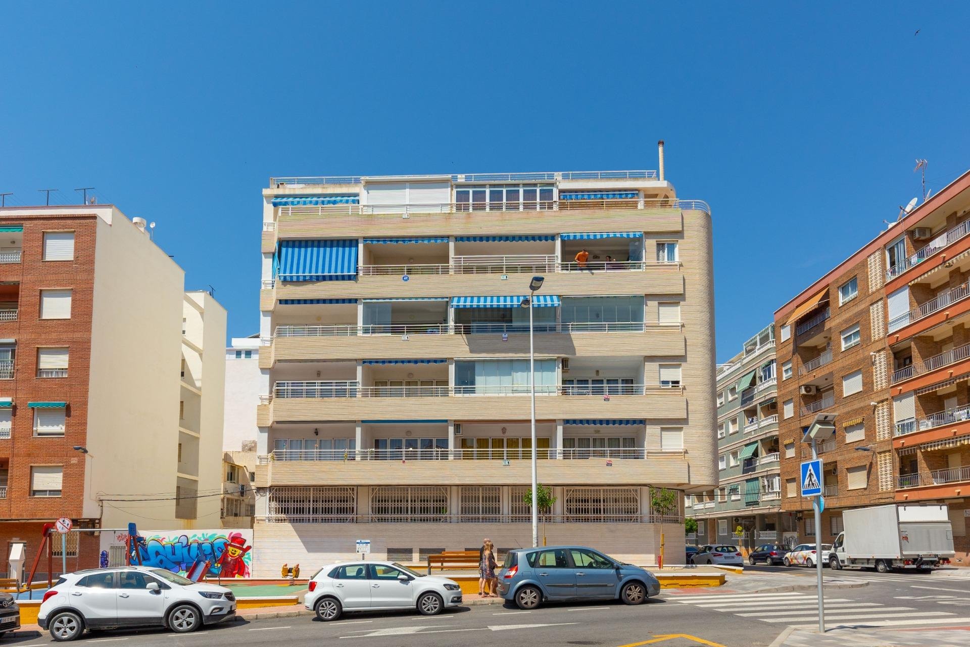 Resale - Apartment / flat -
Torrevieja - Playa del Cura