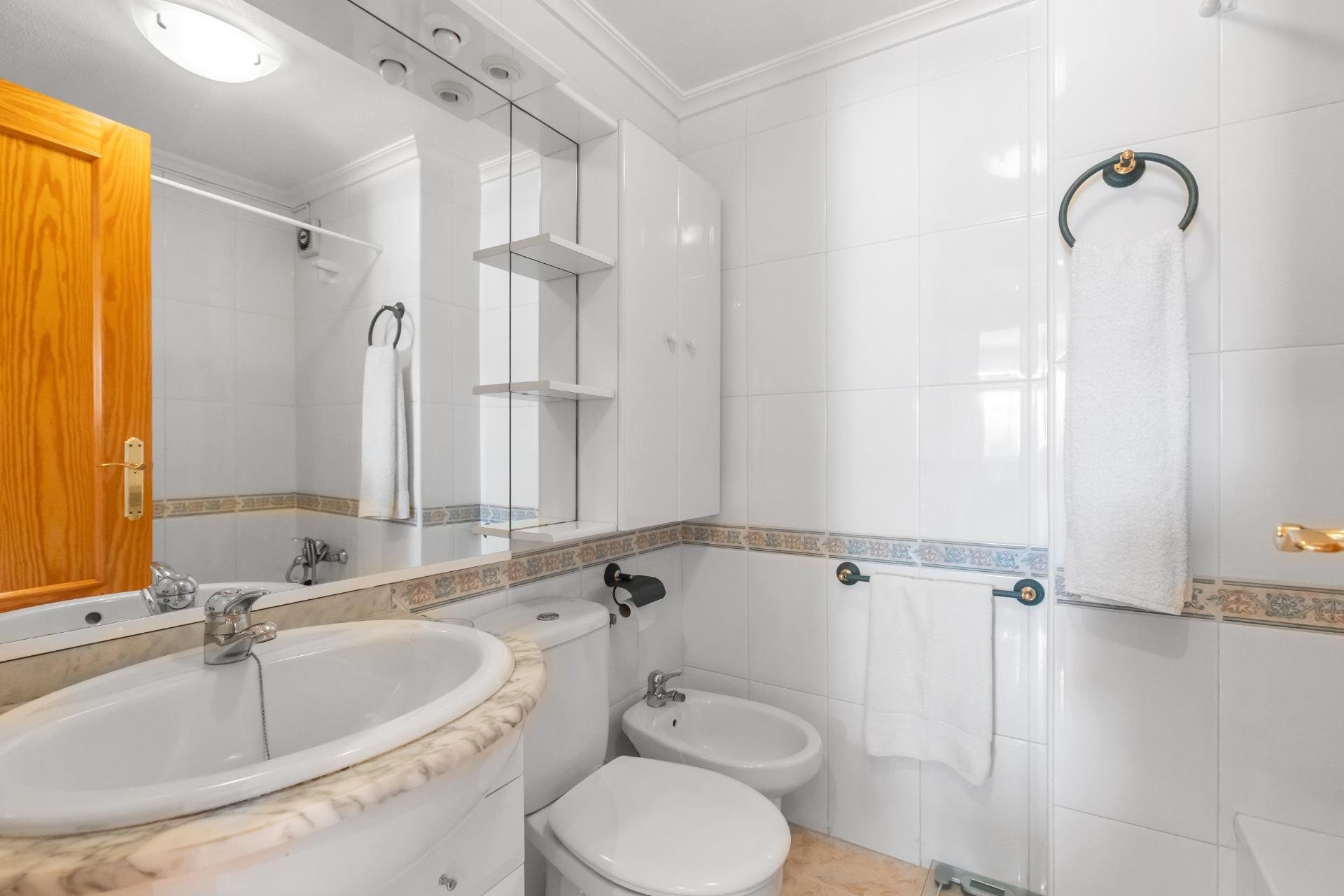 Resale - Apartment / flat -
Torrevieja - Playa del Cura