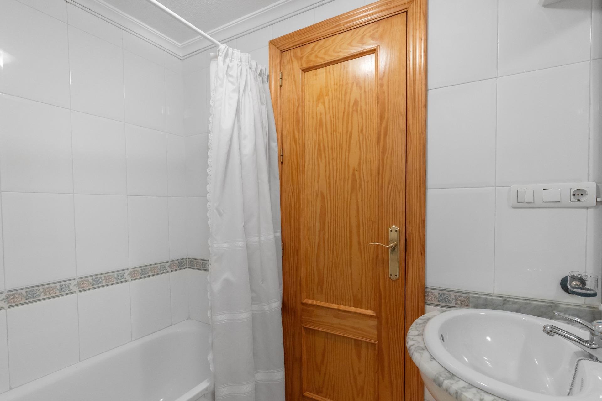 Resale - Apartment / flat -
Torrevieja - Playa del Cura