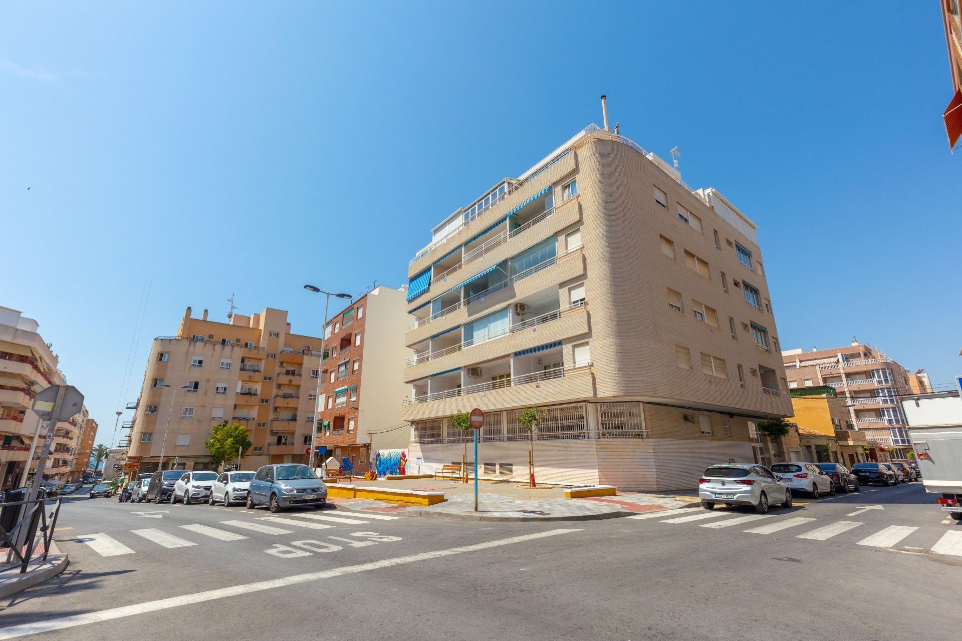 Resale - Apartment / flat -
Torrevieja - Playa del Cura