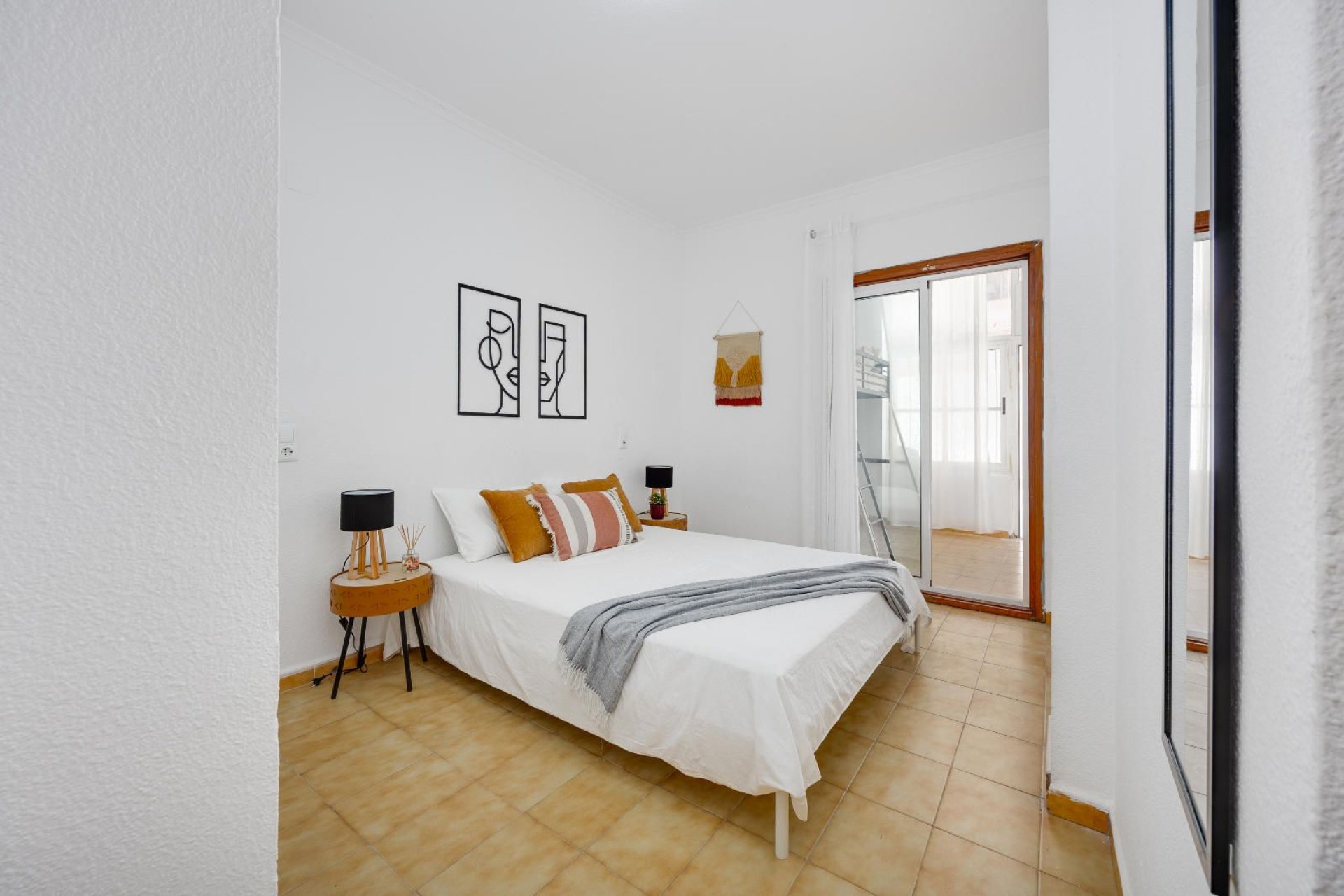 Resale - Apartment / flat -
Torrevieja - Playa del Cura